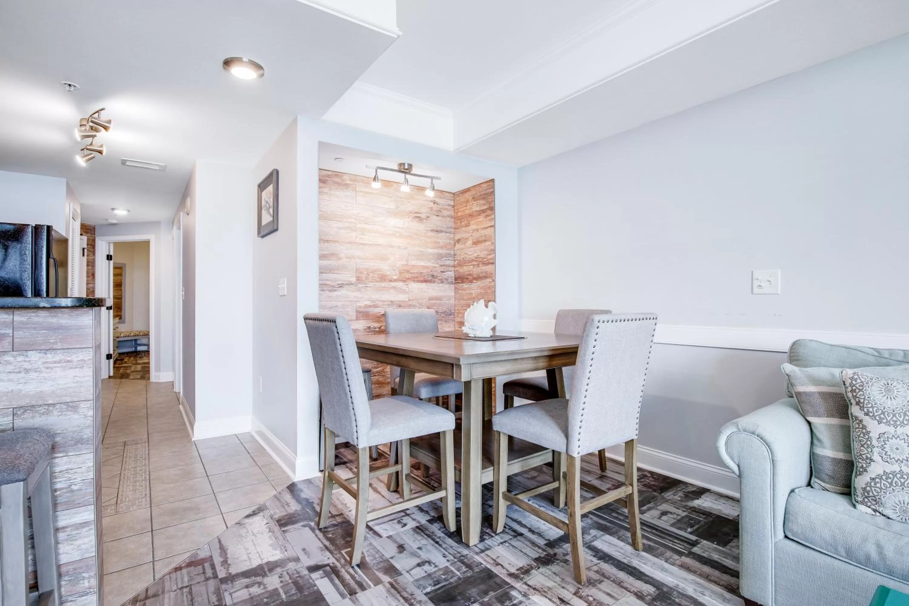 Dining area in Anderson Ocean Club and Spa by Oceana Resorts