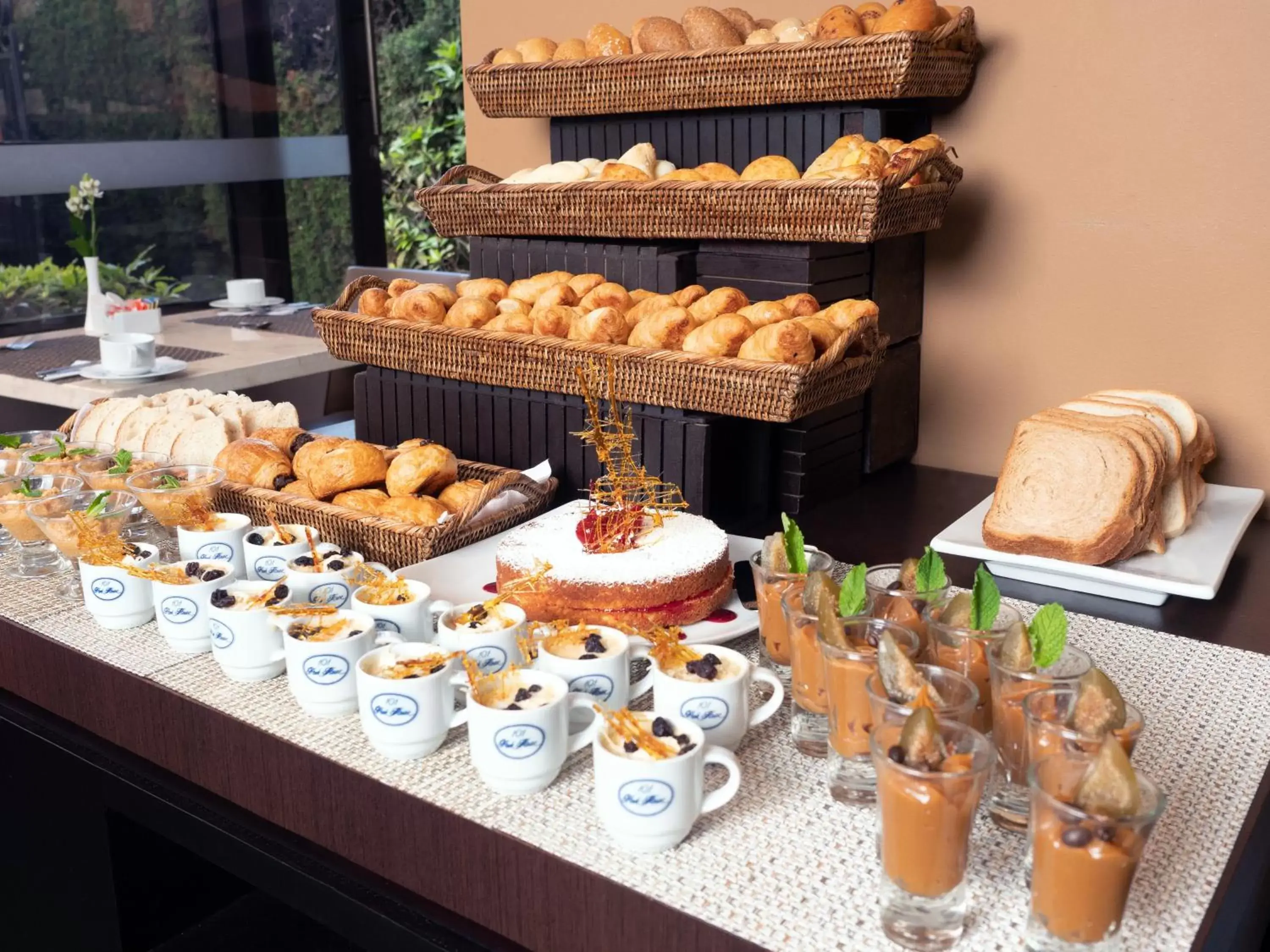 Buffet breakfast, Food in Hotel 101 Park House