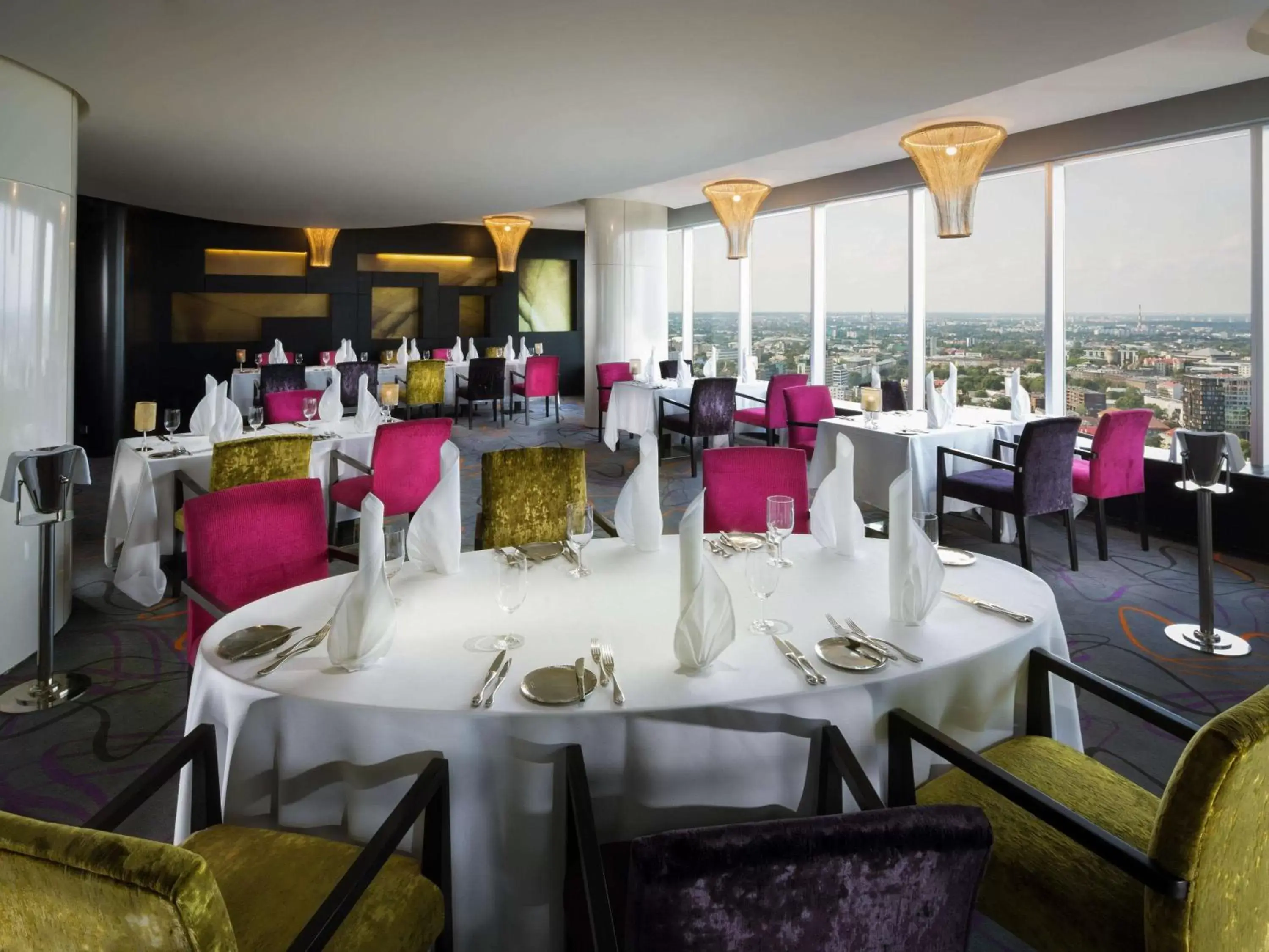 Restaurant/Places to Eat in Swissotel Tallinn