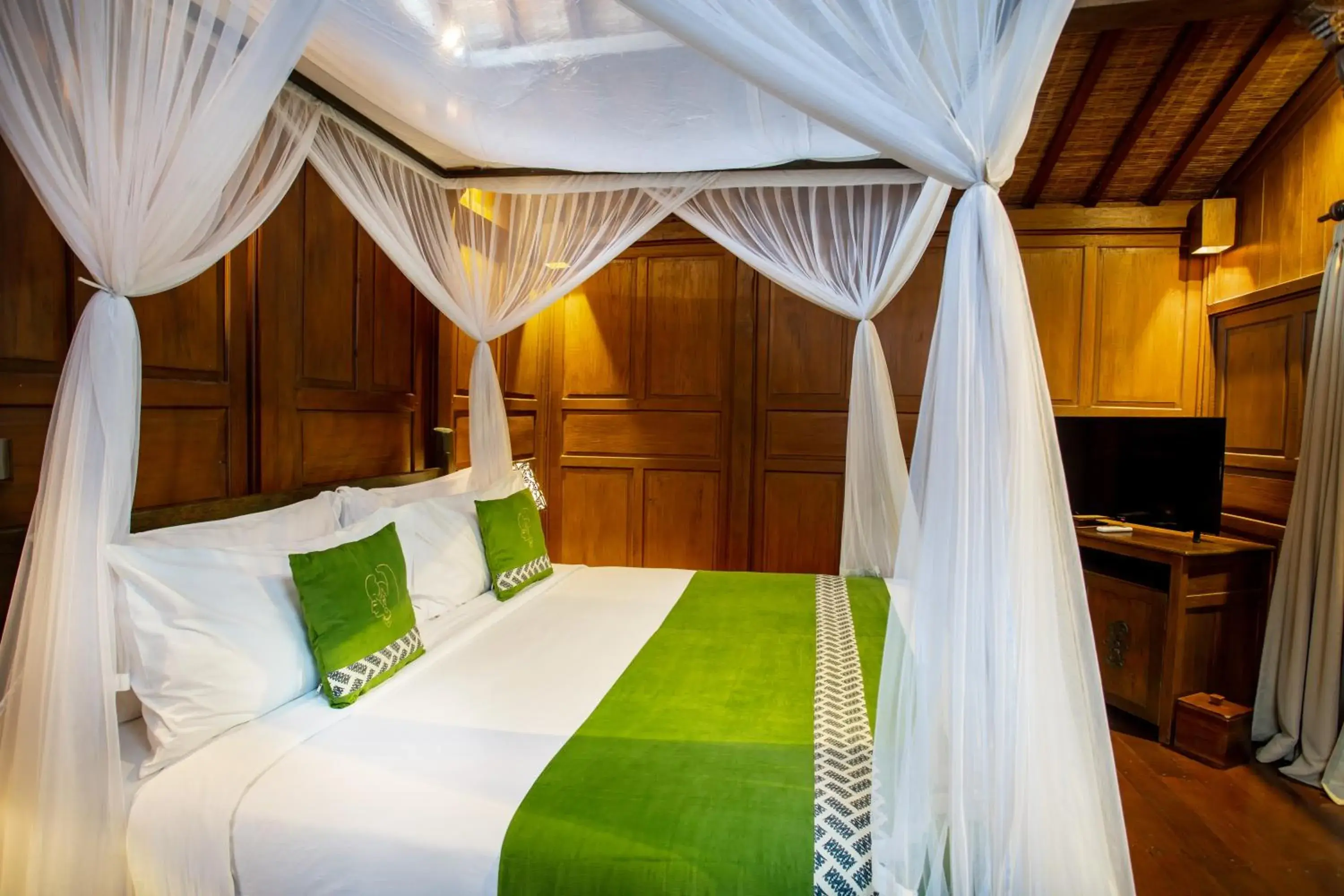 Bed in Arya Villas Ubud