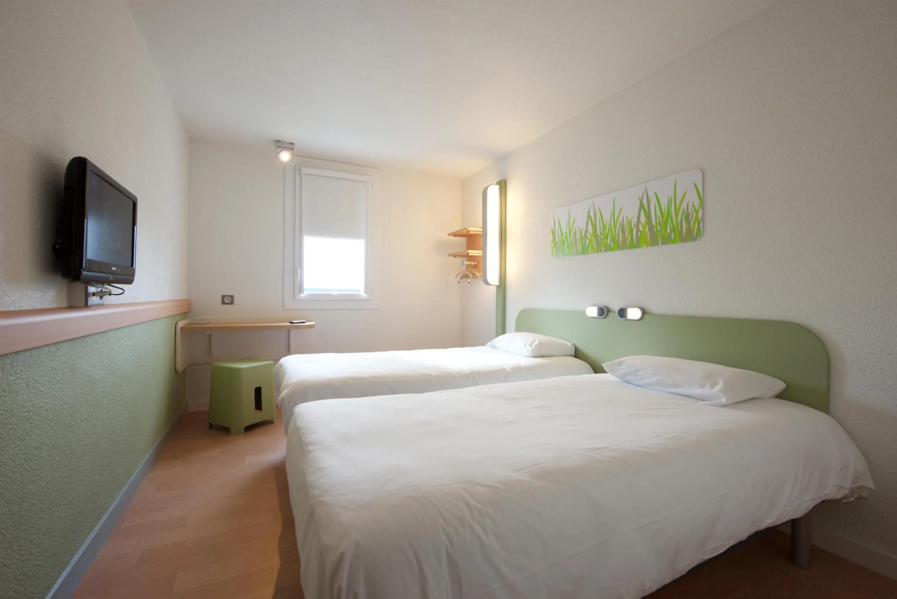 Bed in ibis budget Pau Lescar