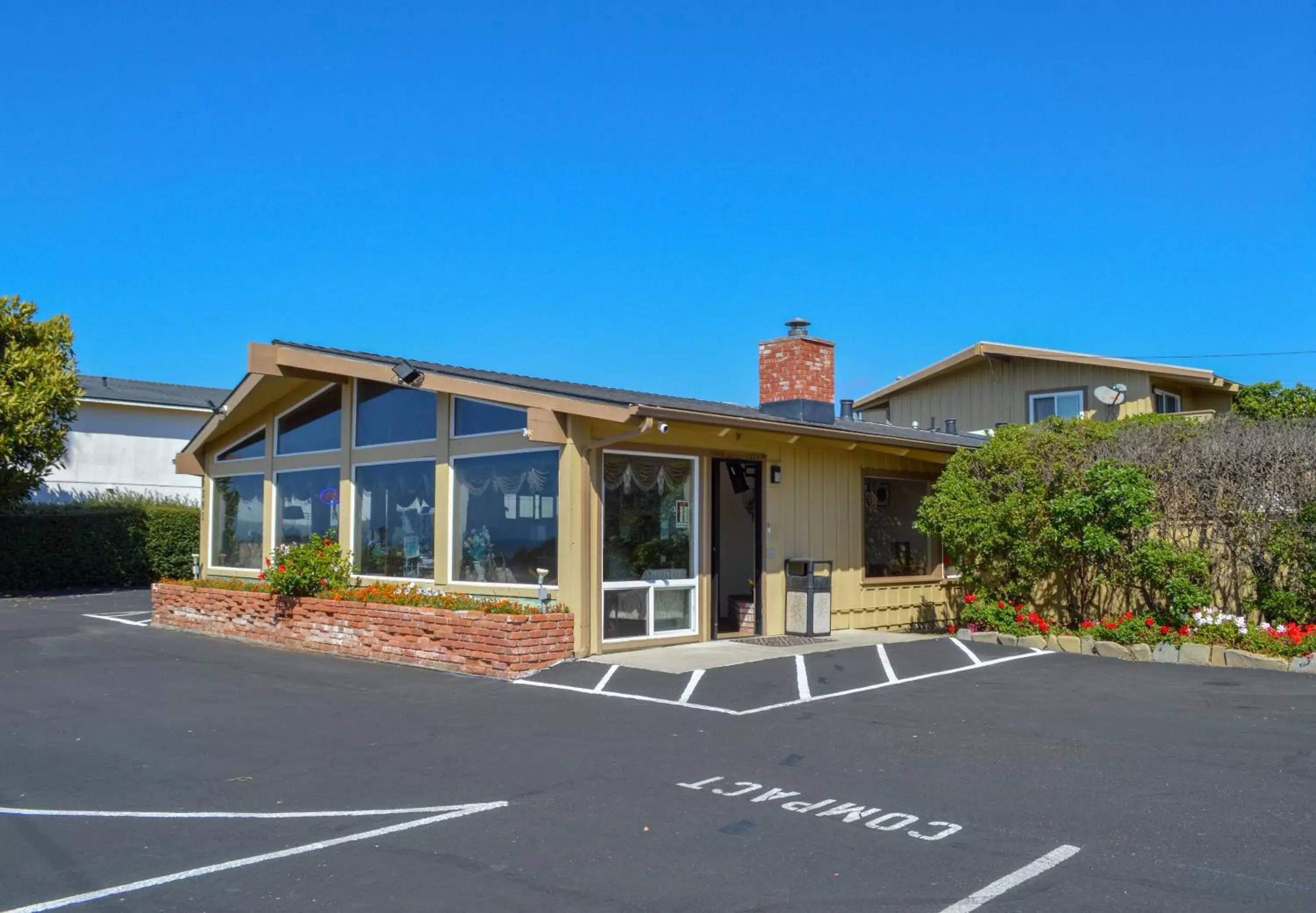 Property Building in Silver Surf Motel