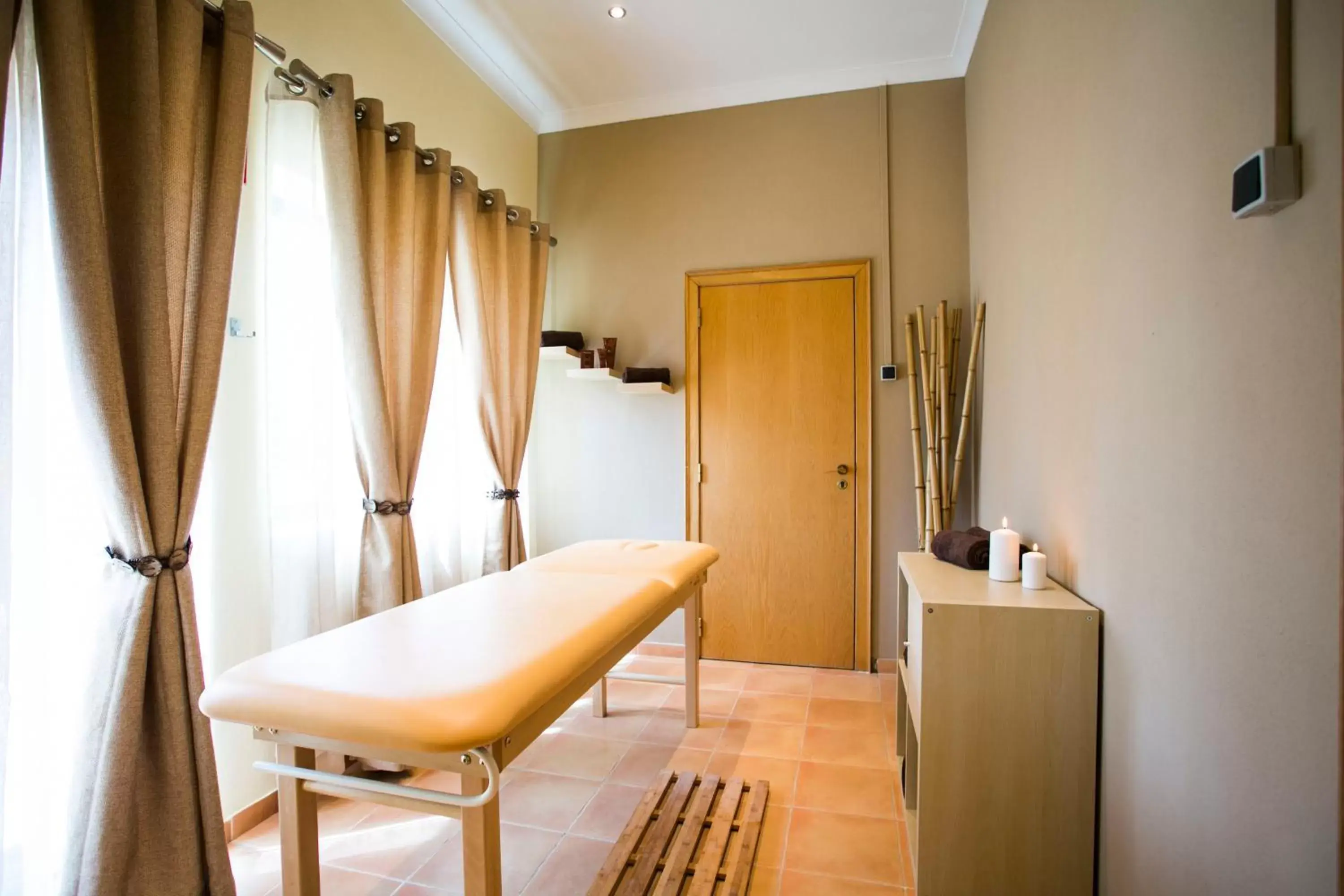 Massage, Seating Area in Mirachoro Carvoeiro