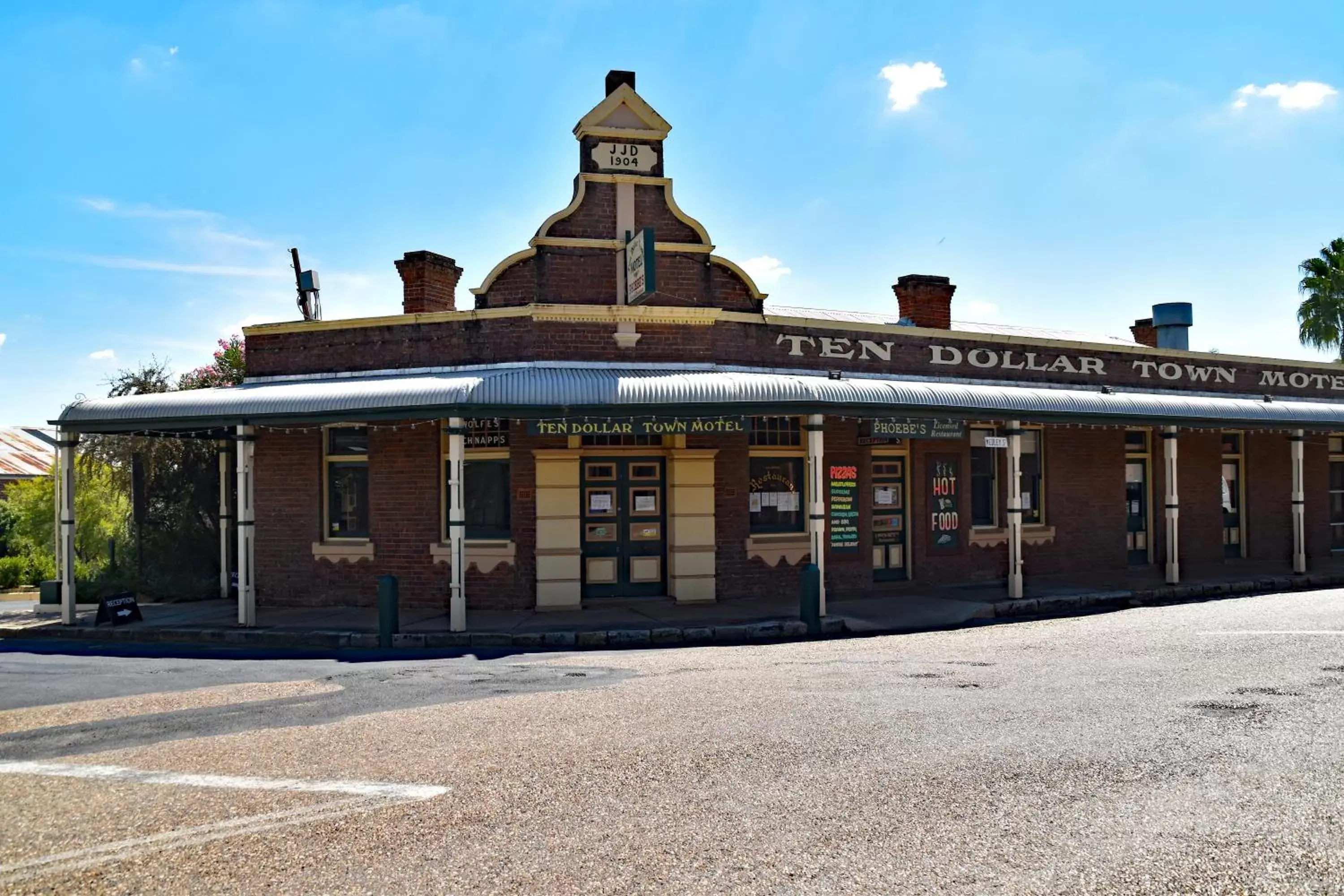 Property Building in Ten Dollar Town Motel