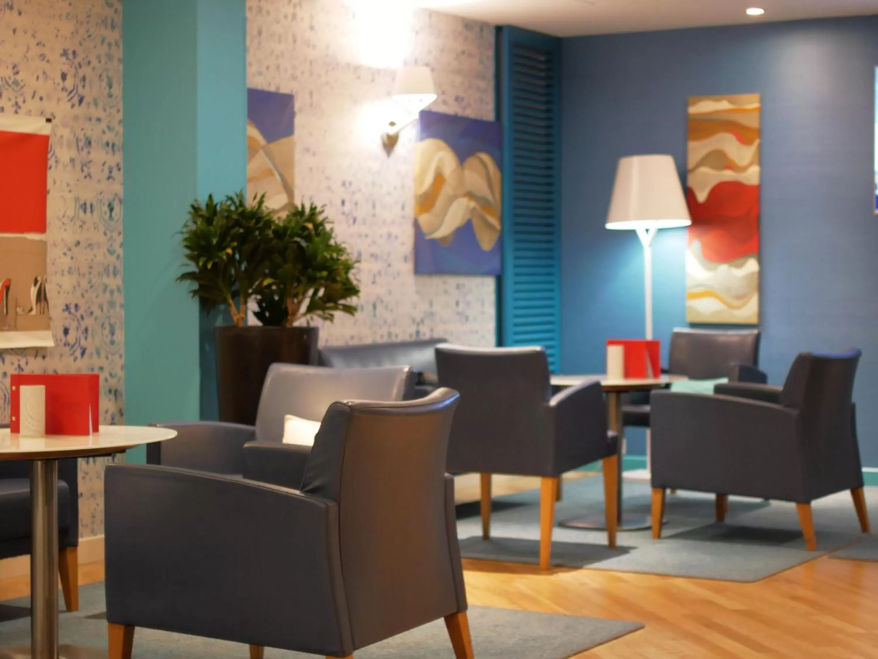 Lounge or bar in Holiday Inn Resort Le Touquet
