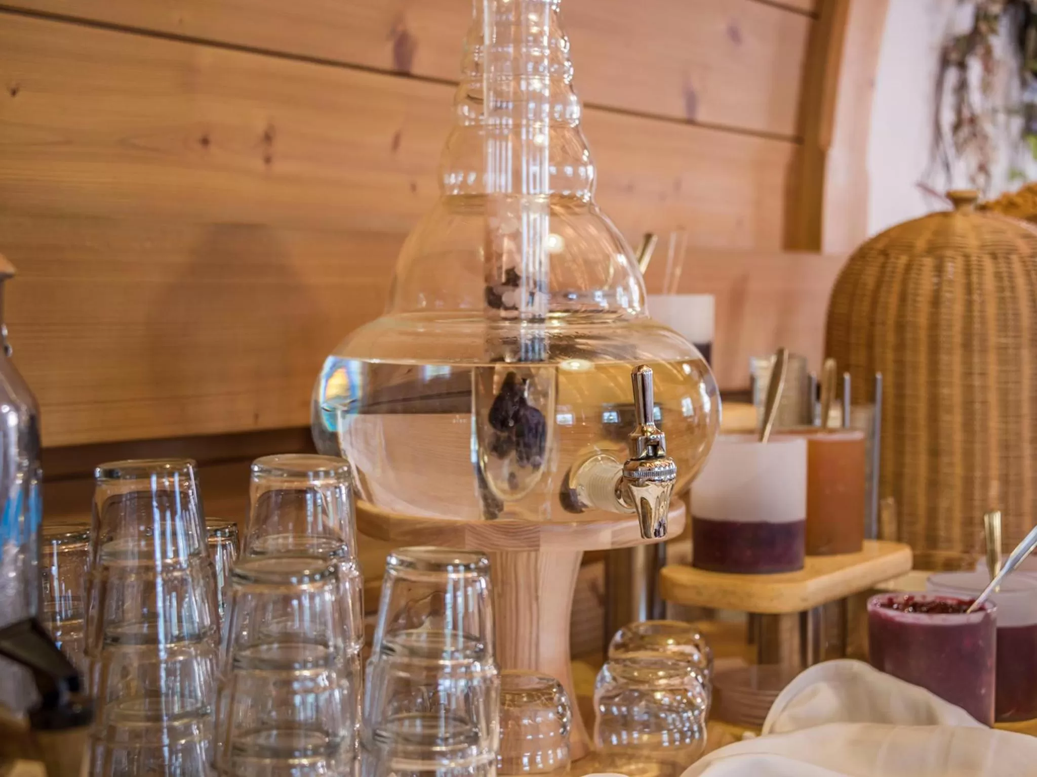 Buffet breakfast in Hotel Mutz Garni