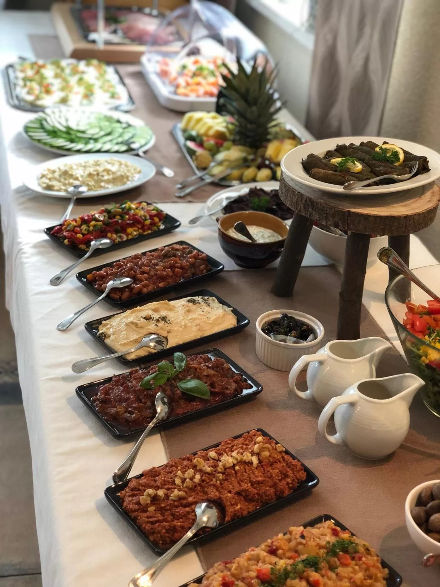 Restaurant/places to eat in Novel Hotel