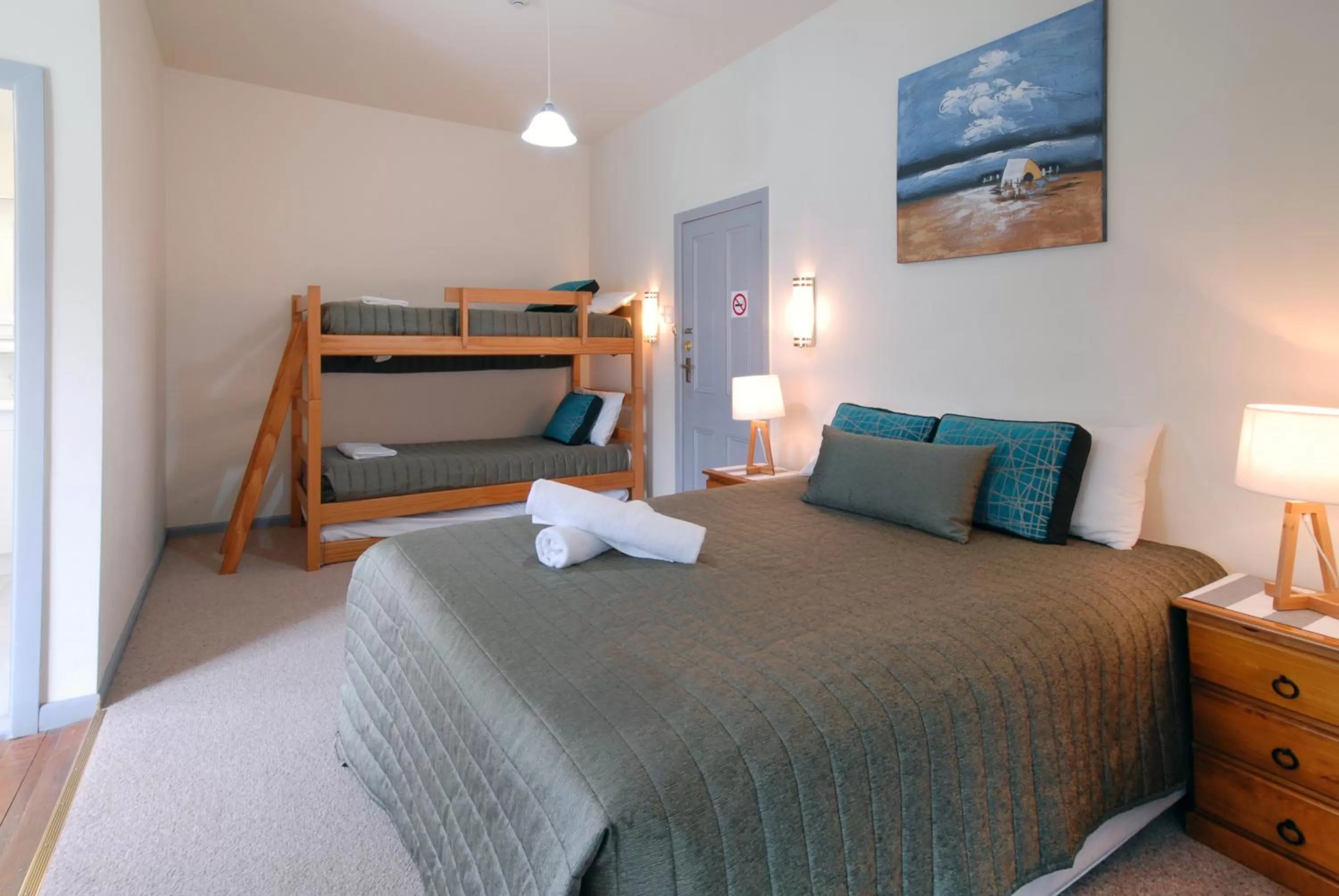 Bed in Riverview Boutique Motel