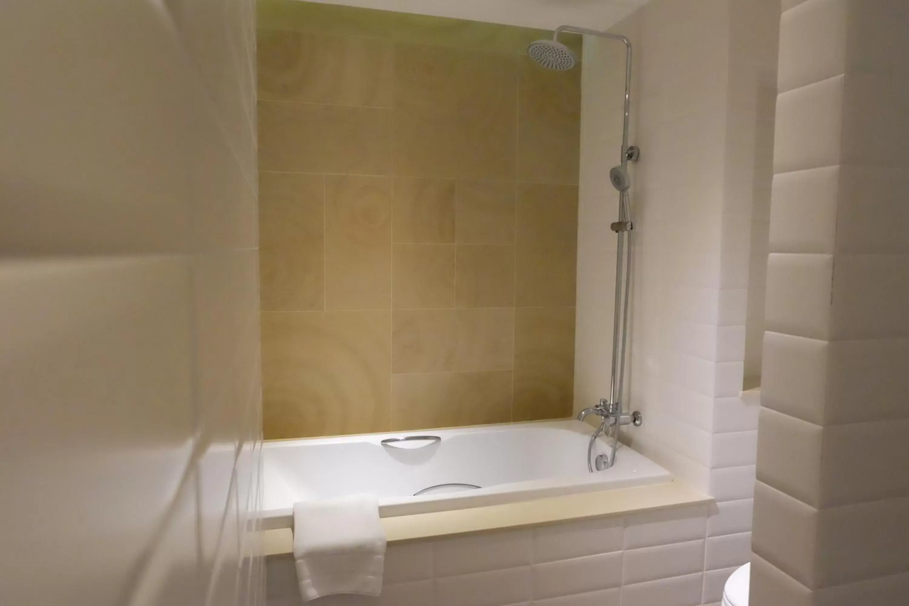 Bathroom in Season Five Hotel "SHA Certified"