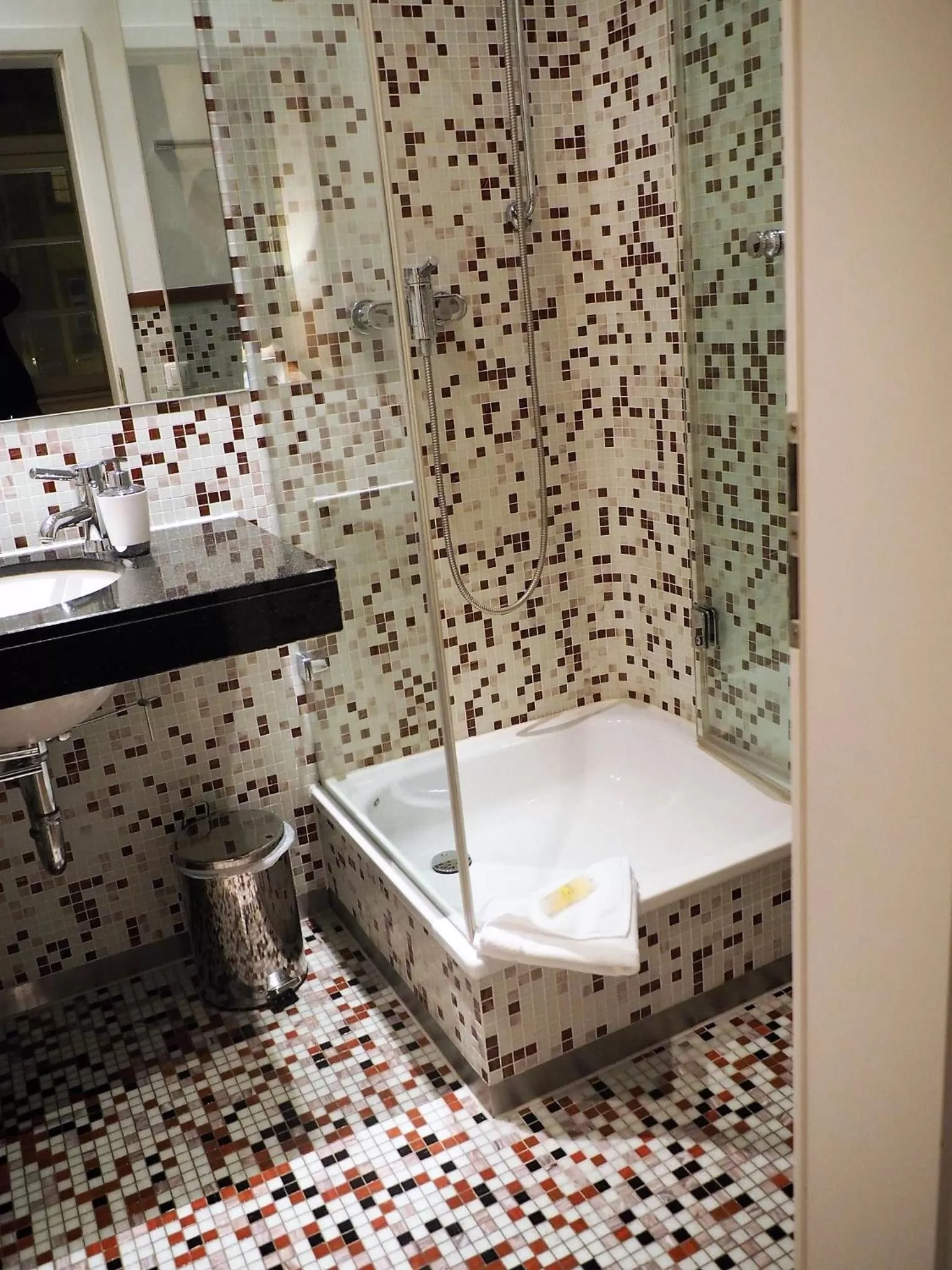 Bathroom in Hotel Zur Alten Brücke