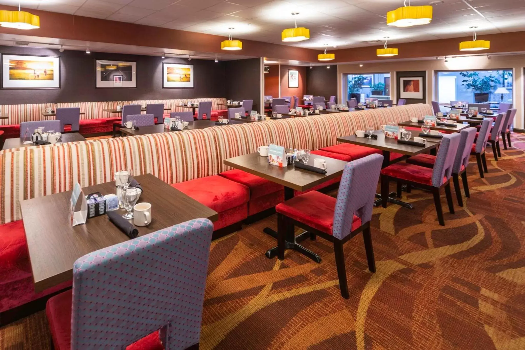 Restaurant/Places to Eat in Holiday Inn Louisville East - Hurstbourne, an IHG Hotel