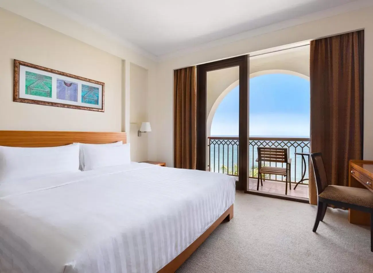 Al Waha Executive Sea View - King Bed in Hilton Muscat Al Bandar Al Waha Executive Sea View - King Bed in Hilton Muscat Al Bandar