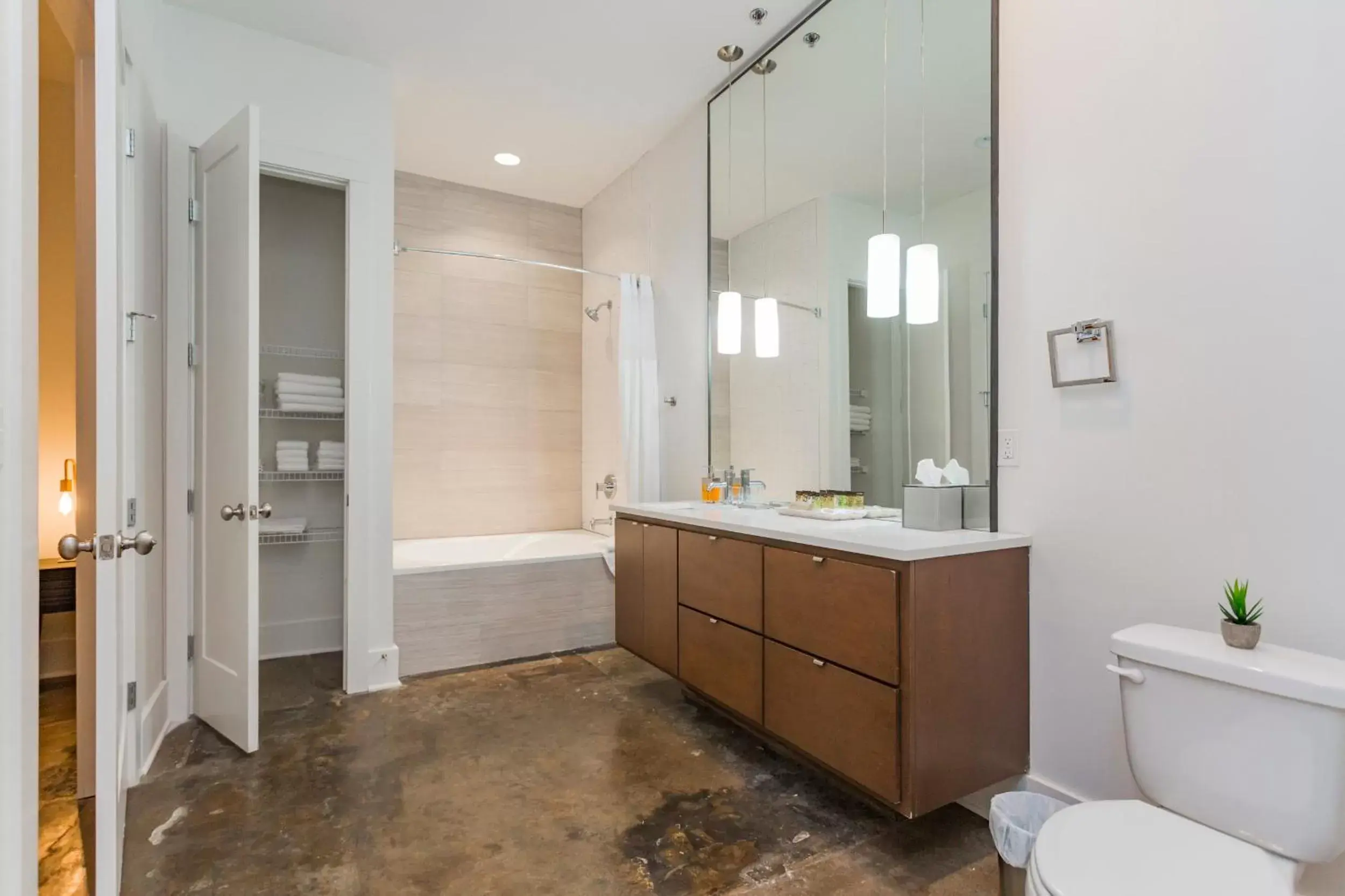 Shower, Bathroom in Mint House at The Reserve - Nashville