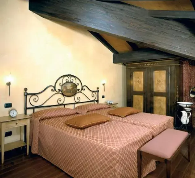 Bedroom, Bed in Hotel La Cantina