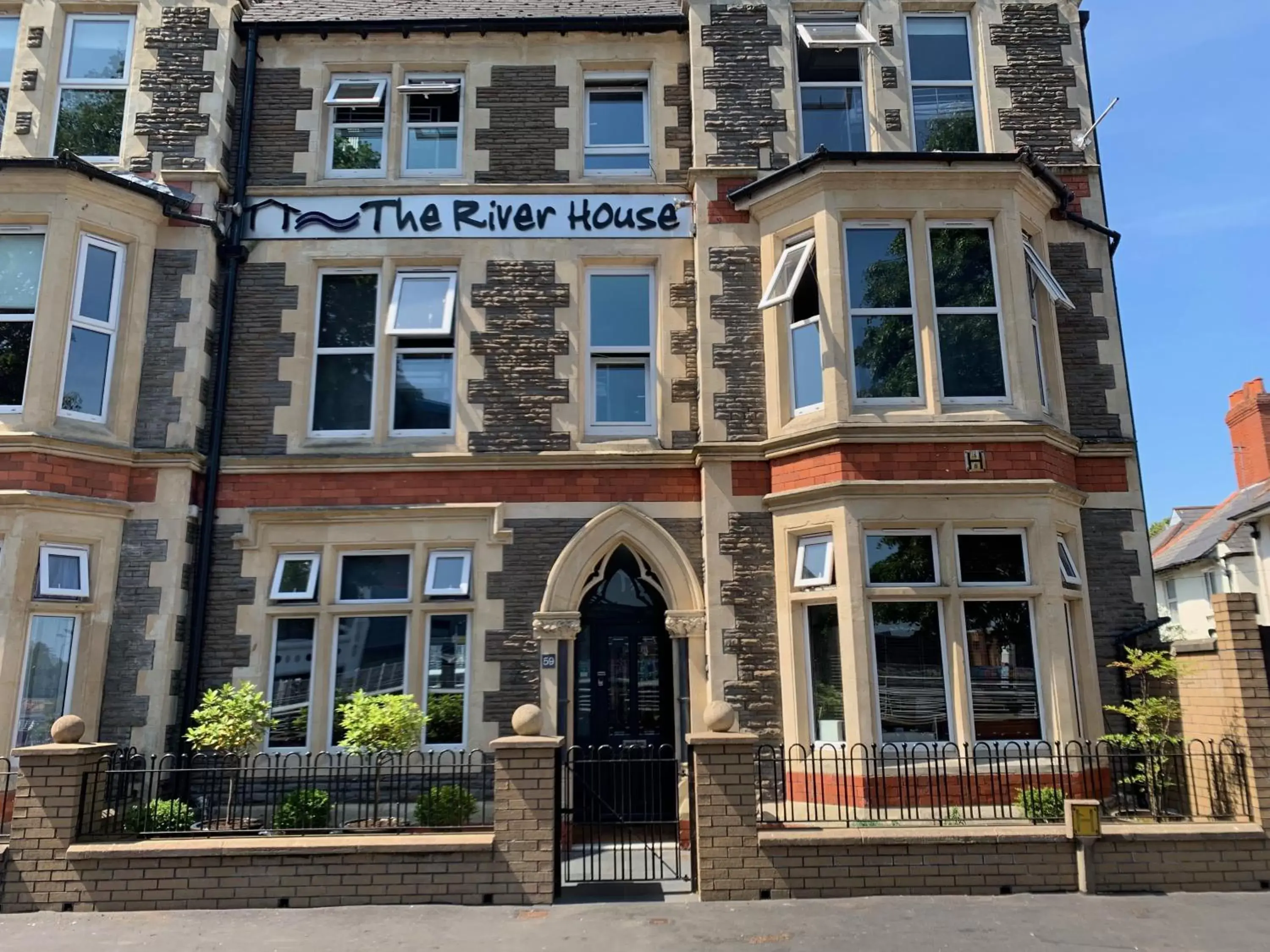 Facade/entrance, Property Building in The Riverhouse