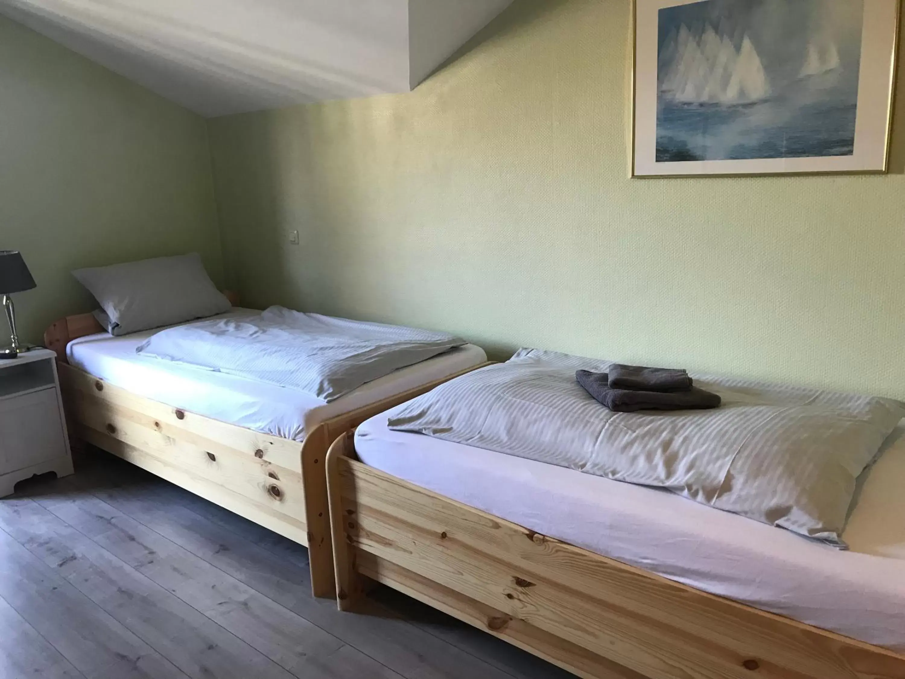 Photo of the whole room, Bed in Landhotel Linden am Venekotensee