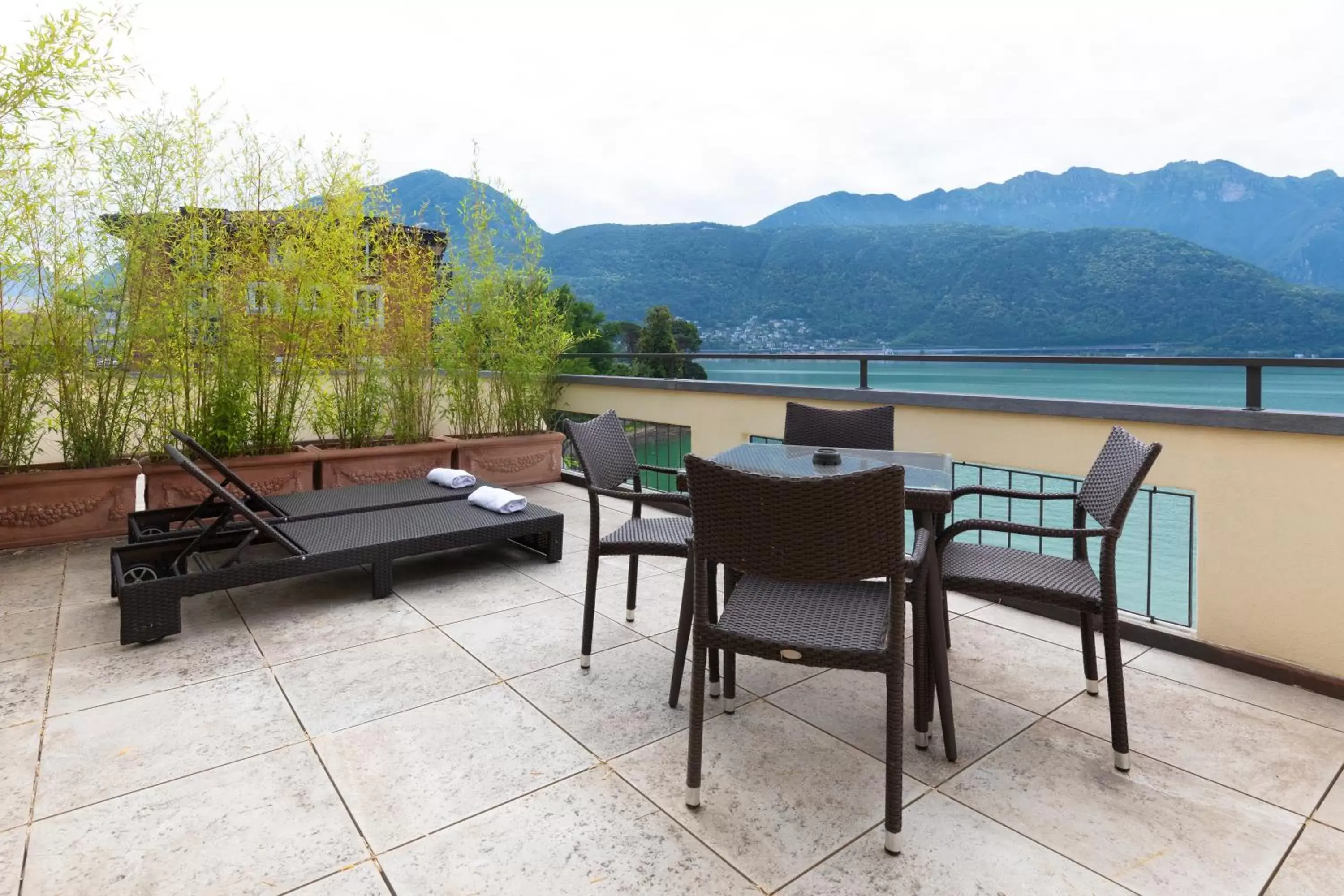 Balcony/Terrace, Mountain View in Lac Hotel