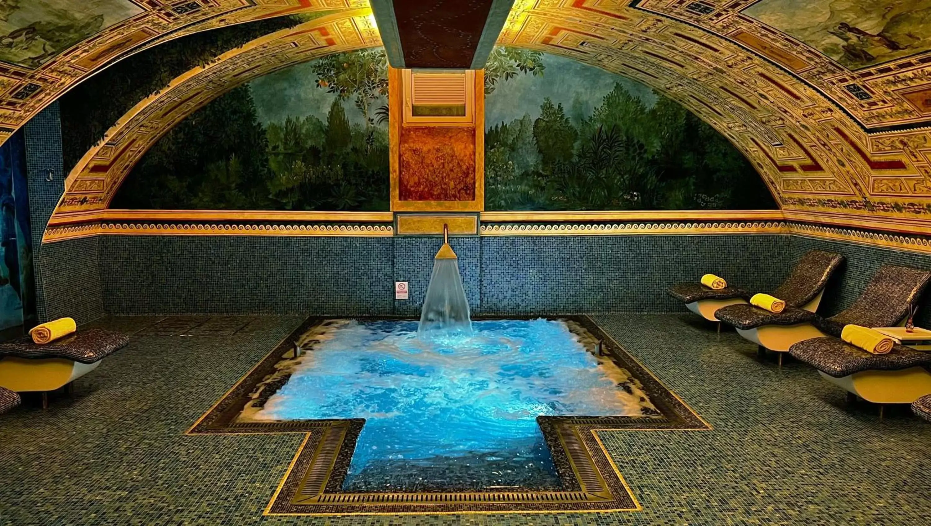 Swimming Pool in Byblos Art Hotel Villa Amistà