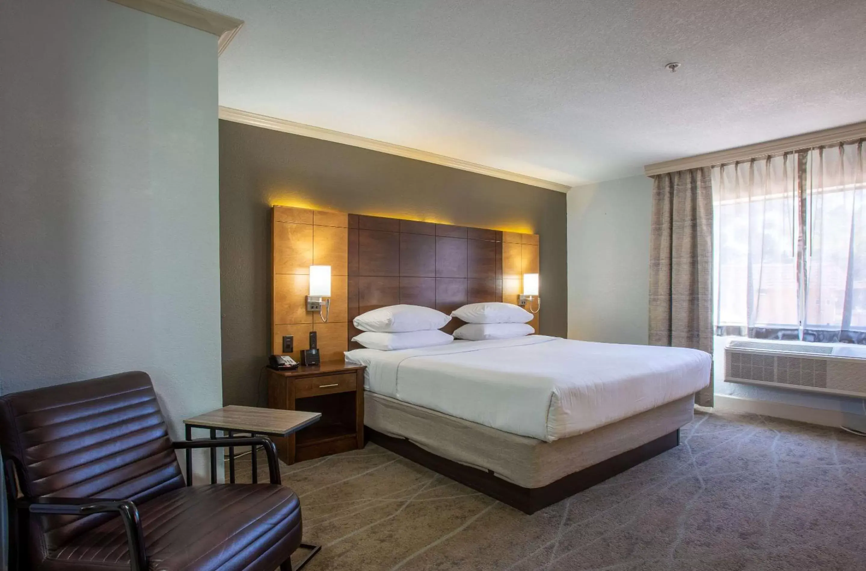 Bedroom, Bed in Arroyo Pinion Hotel, Ascend Hotel Collection