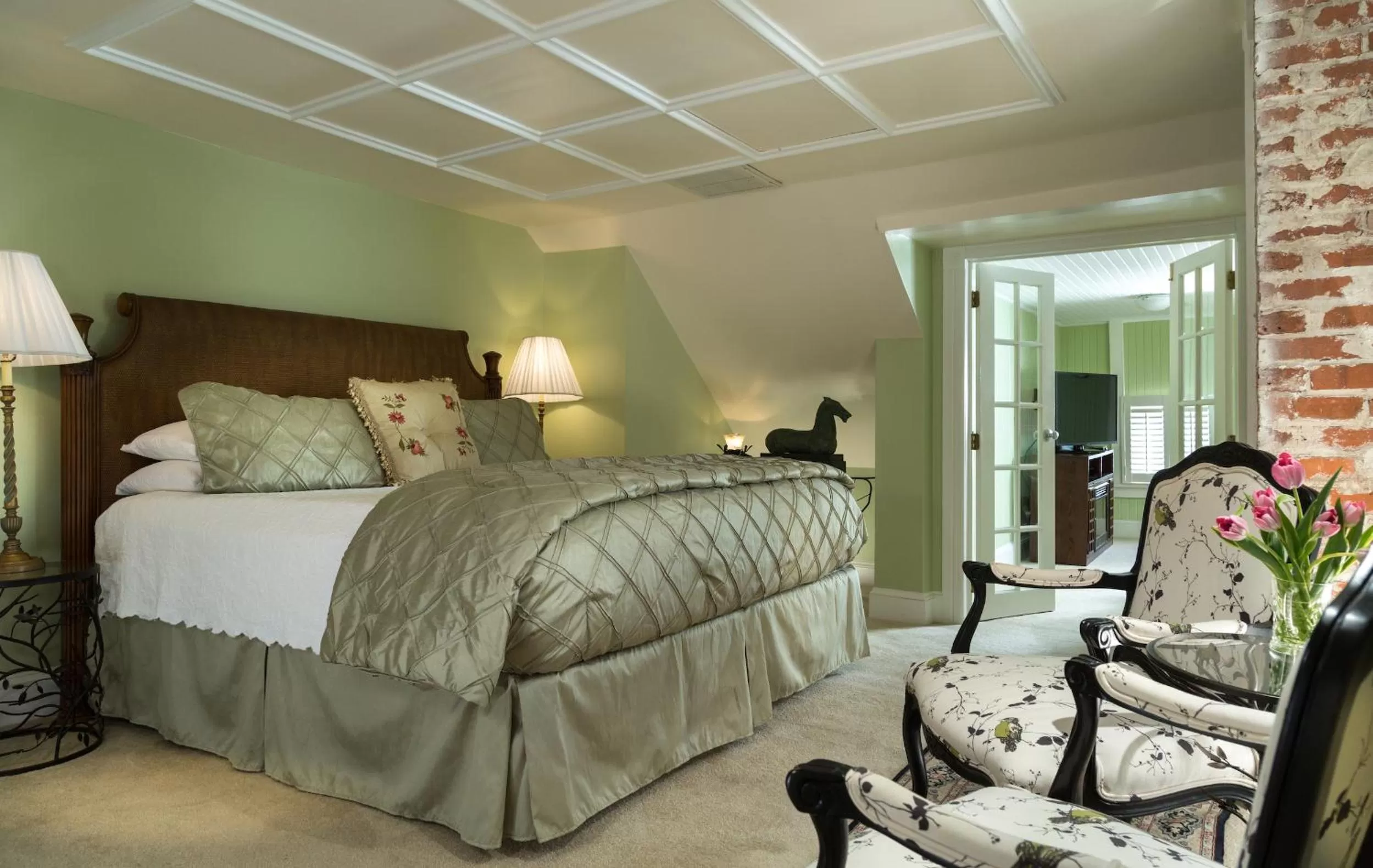 Bathroom in White Doe Inn Bed & Breakfast