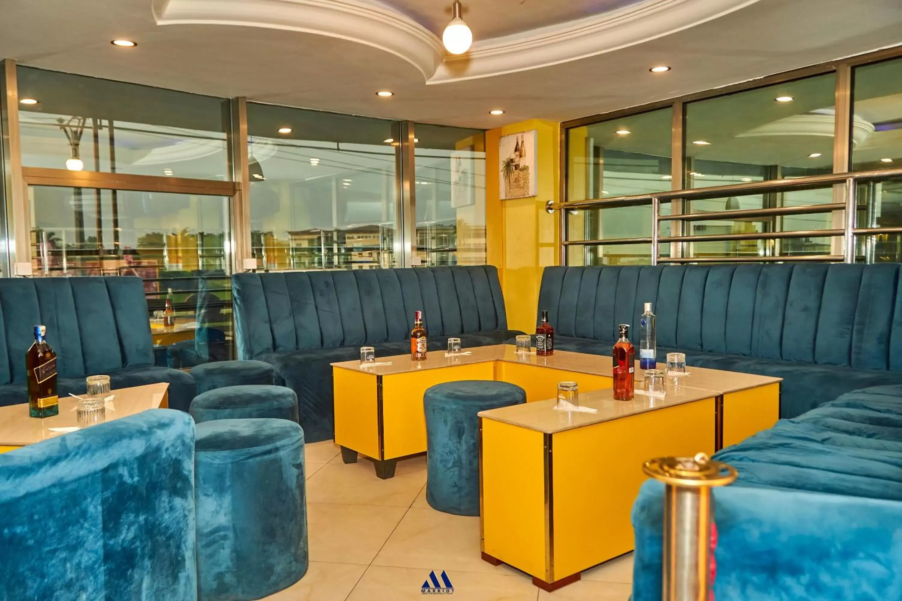 Lounge or bar in Marriot Metropolitan Hotel Lounge or bar in Marriot Metropolitan Hotel