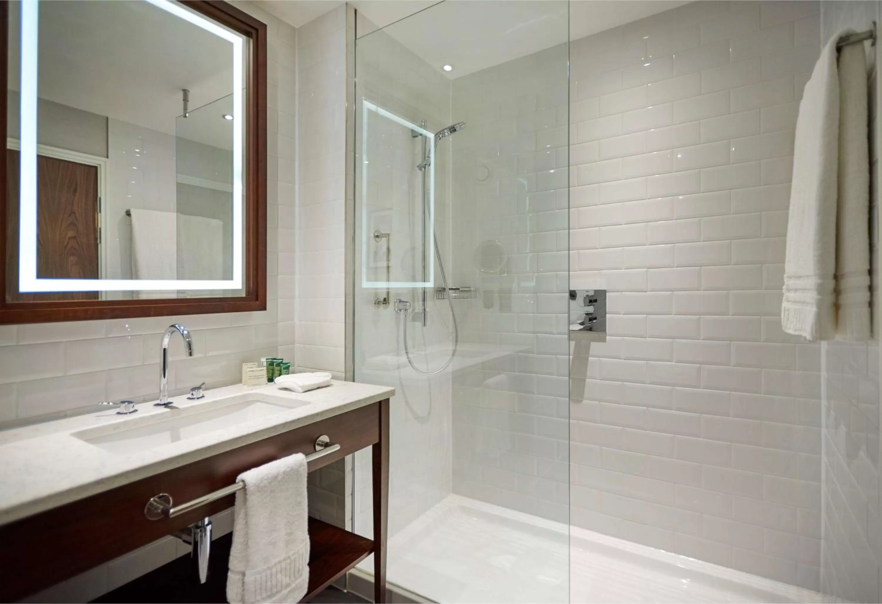 Bathroom in Hilton Southampton - Utilita Bowl