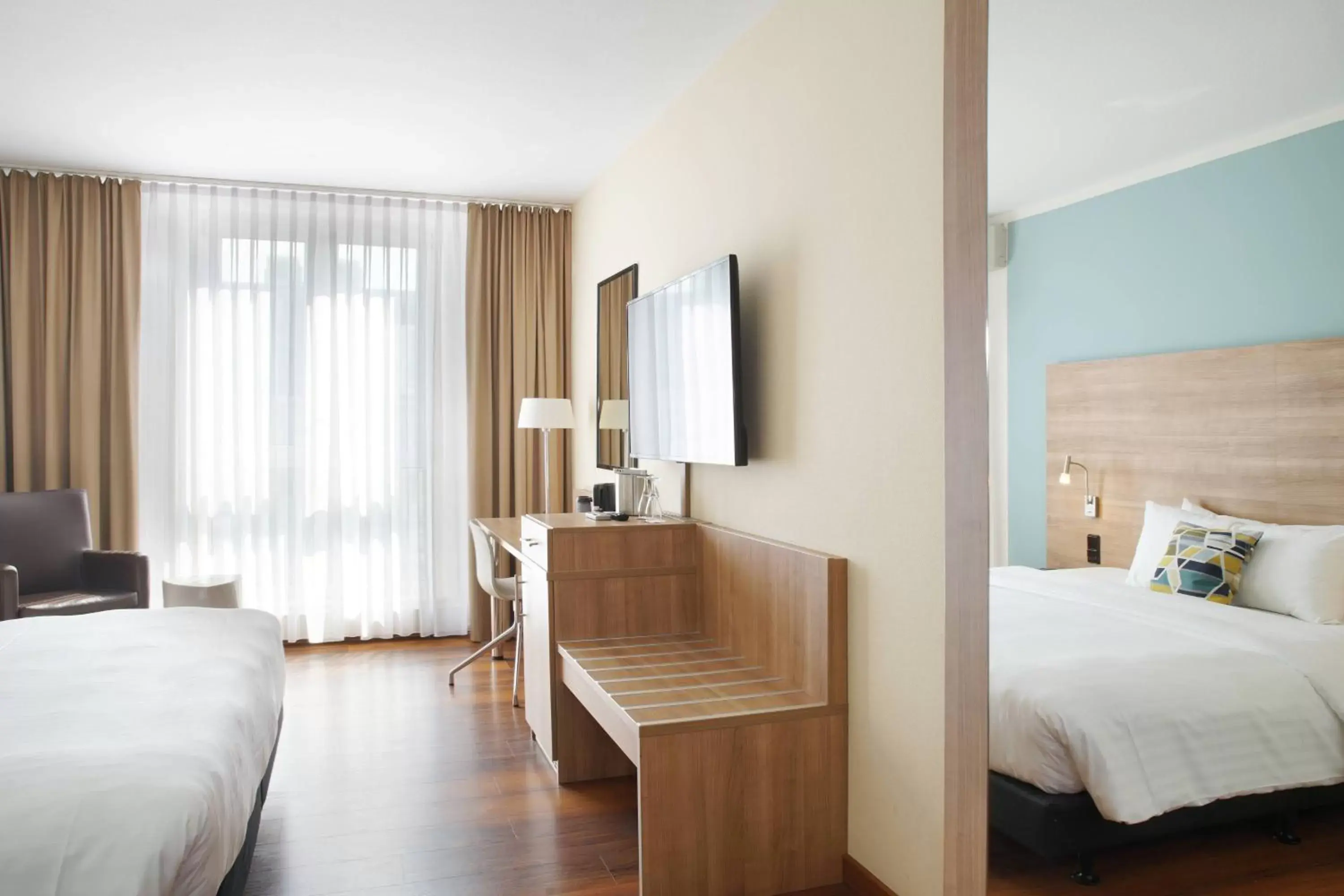 Photo of the whole room, Bed in Courtyard by Marriott Dresden