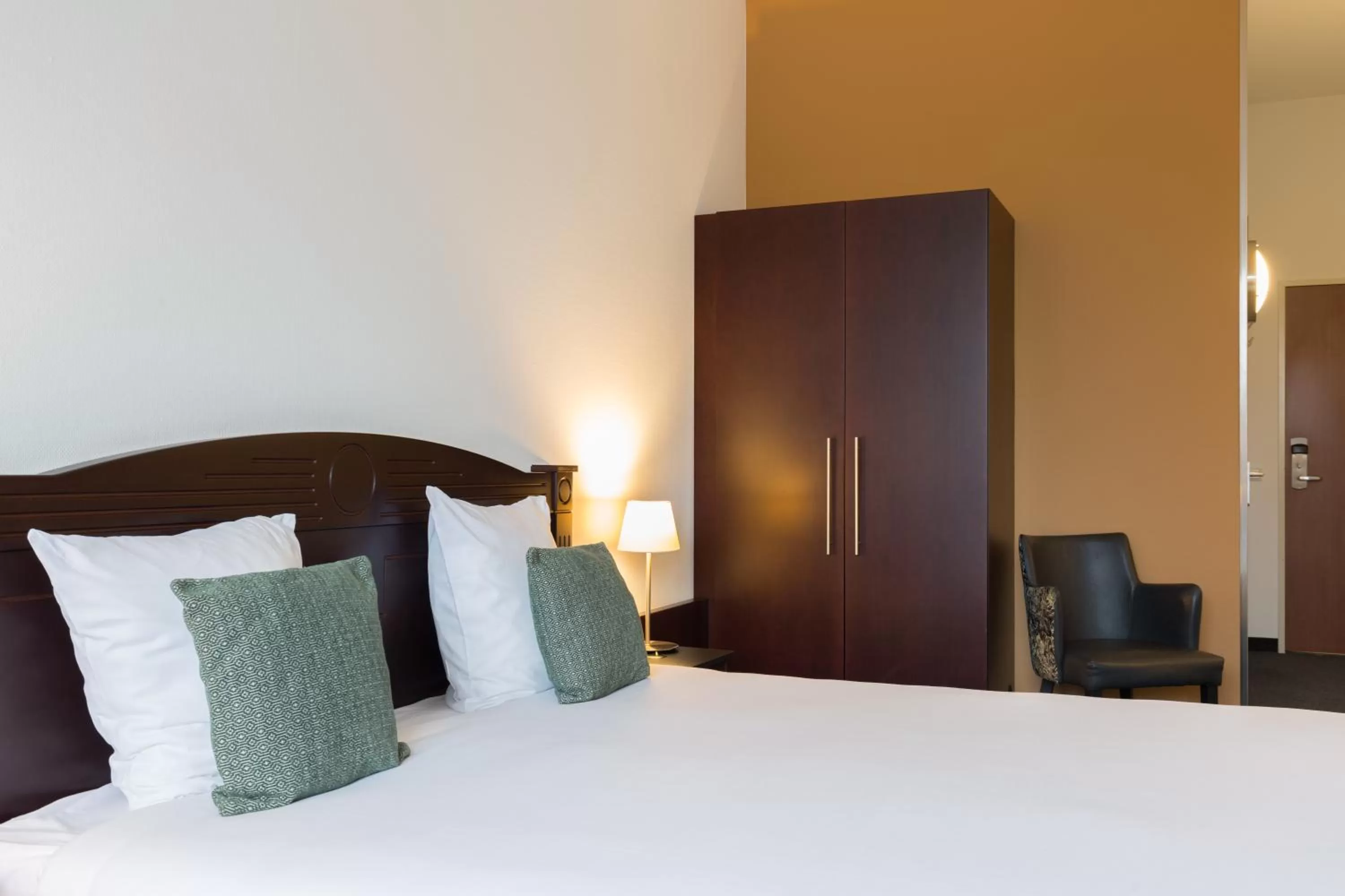 Bedroom, Bed in Amrâth Hotel Alkmaar