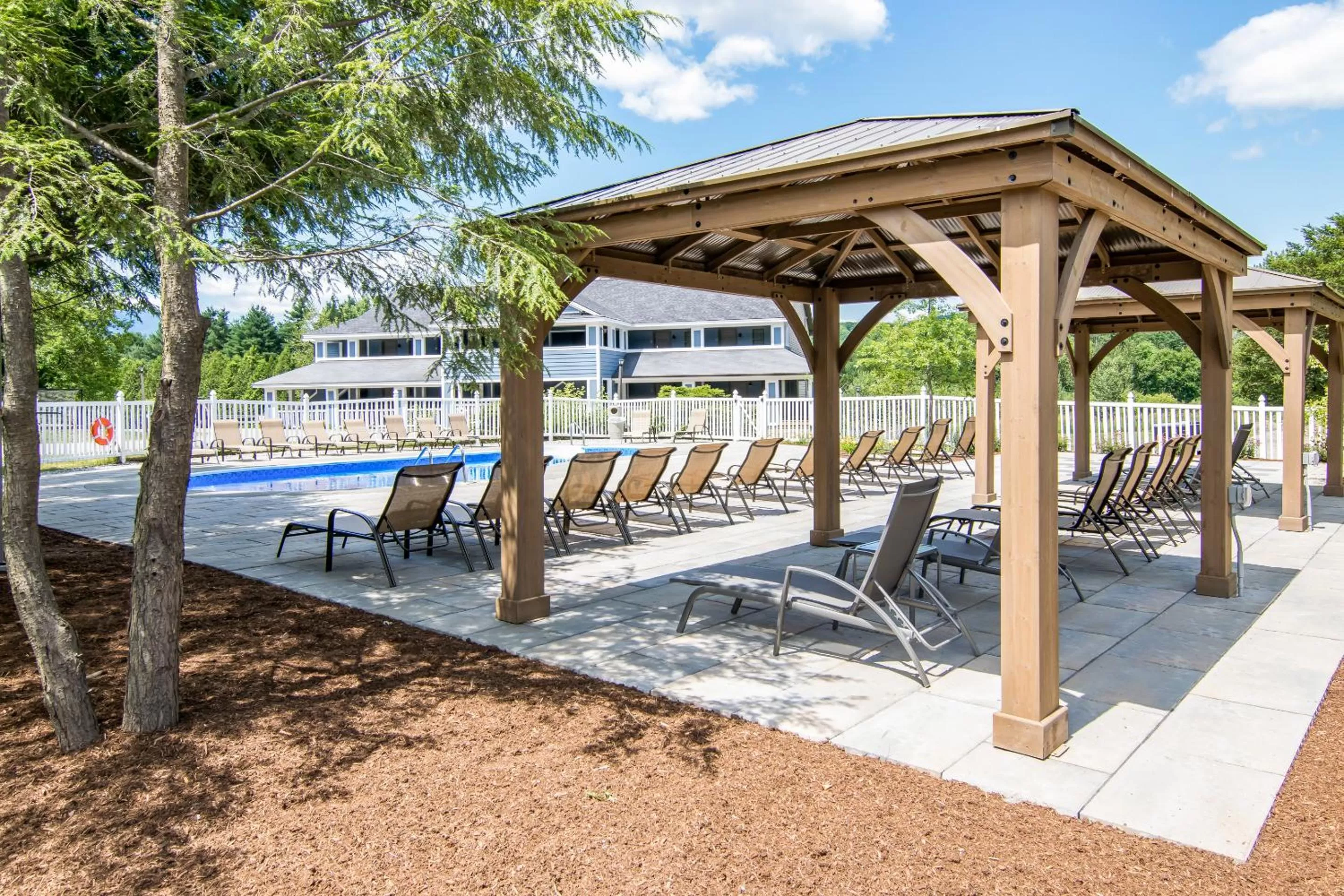 Swimming pool in Grey Fox Inn