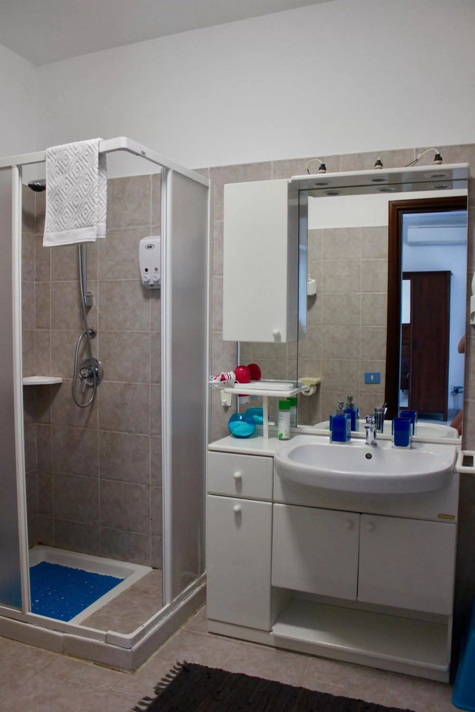 Shower in BiancoCancello