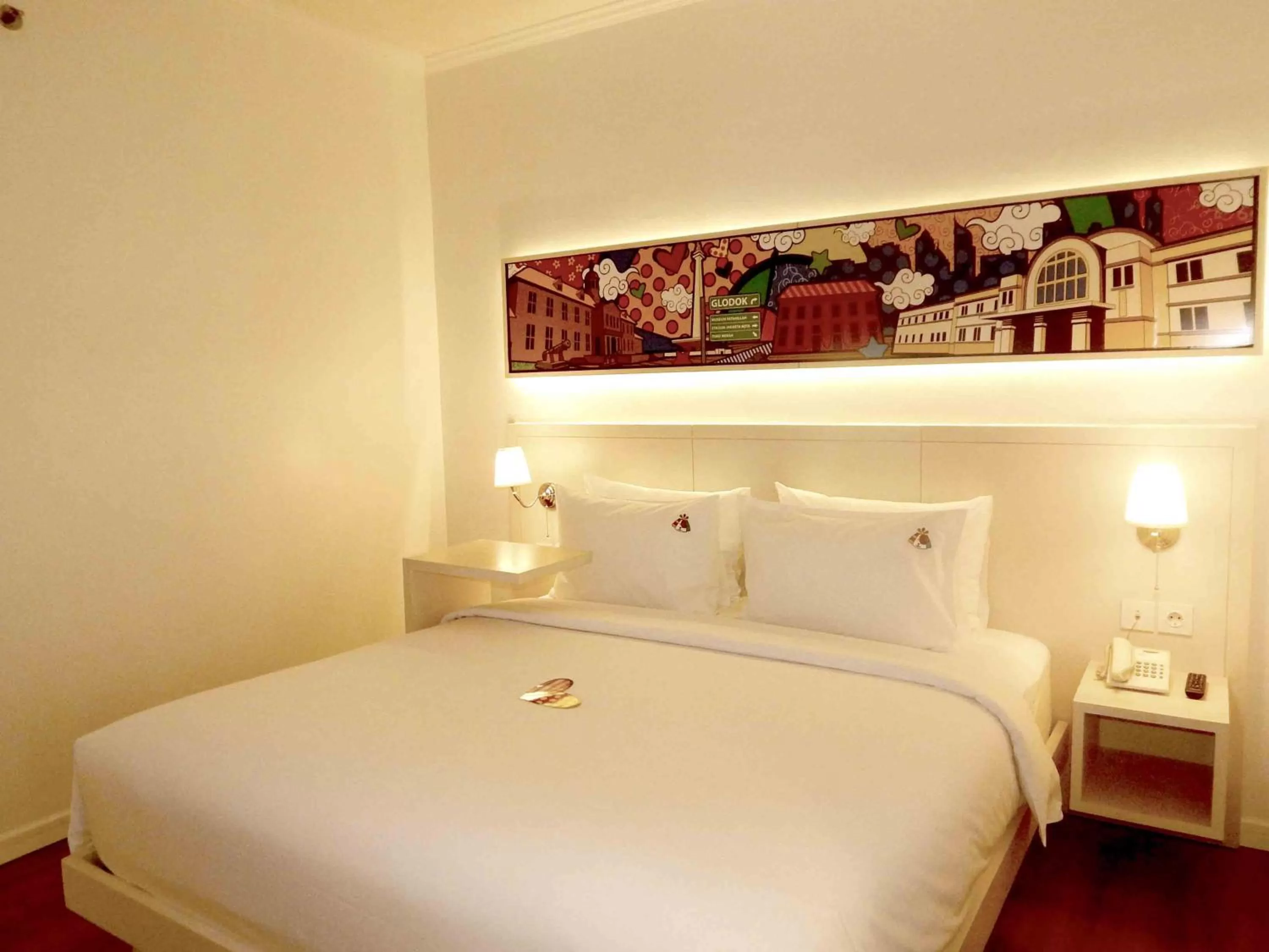 Bed in MaxOne Signature Glodok Jakarta