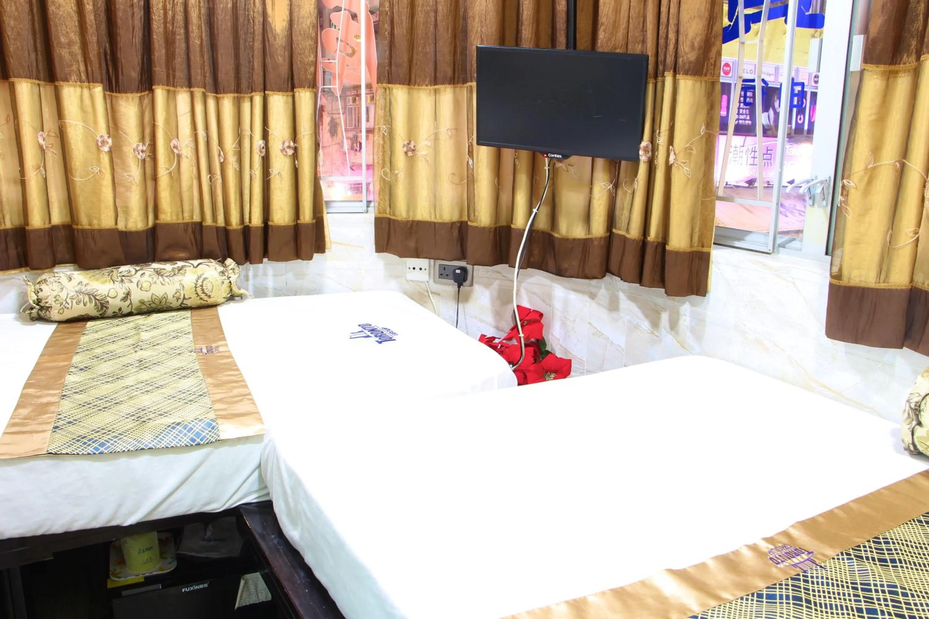 TV and multimedia, Bed in Temple Street Hotel