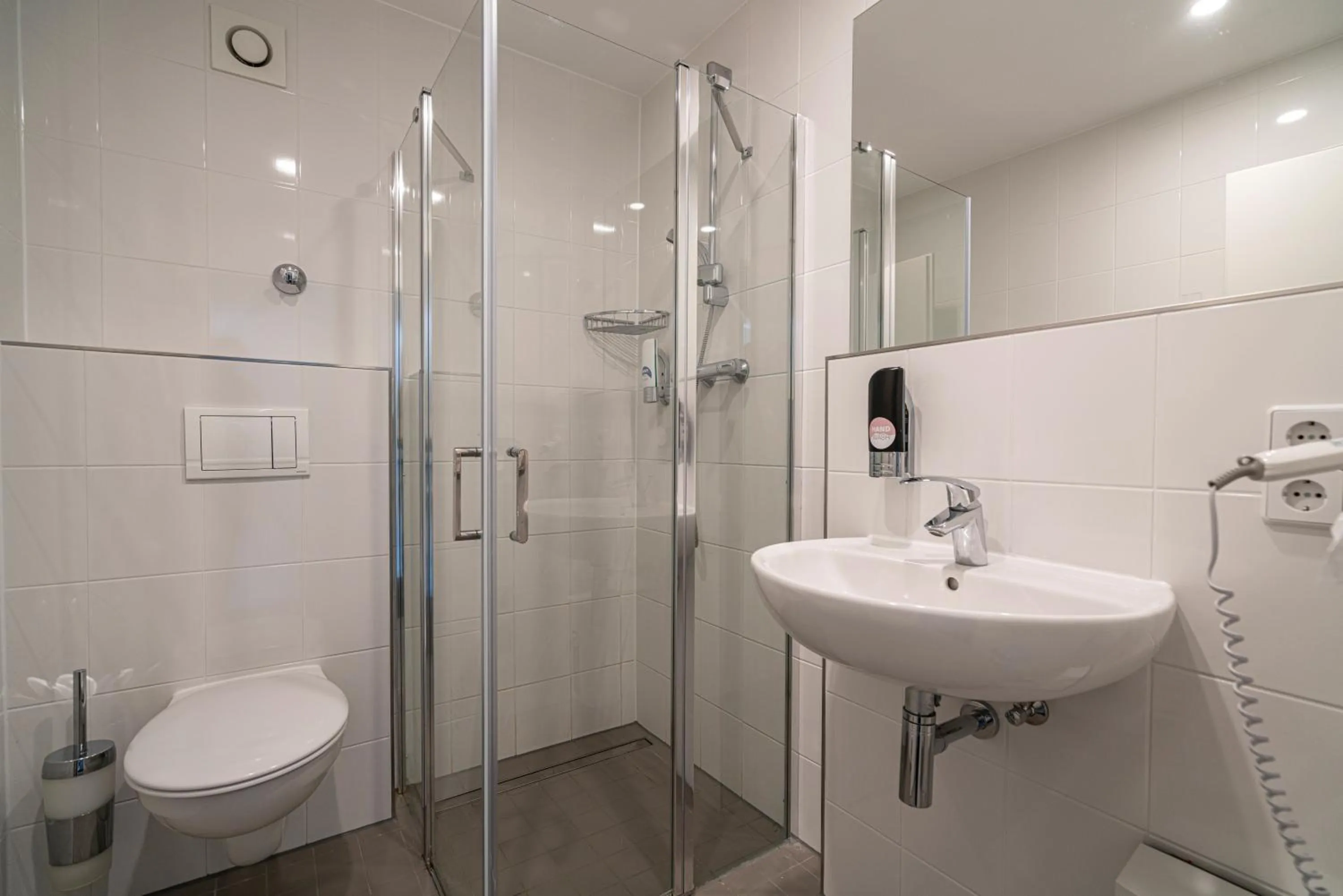 Bathroom in BIG MAMA Berlin