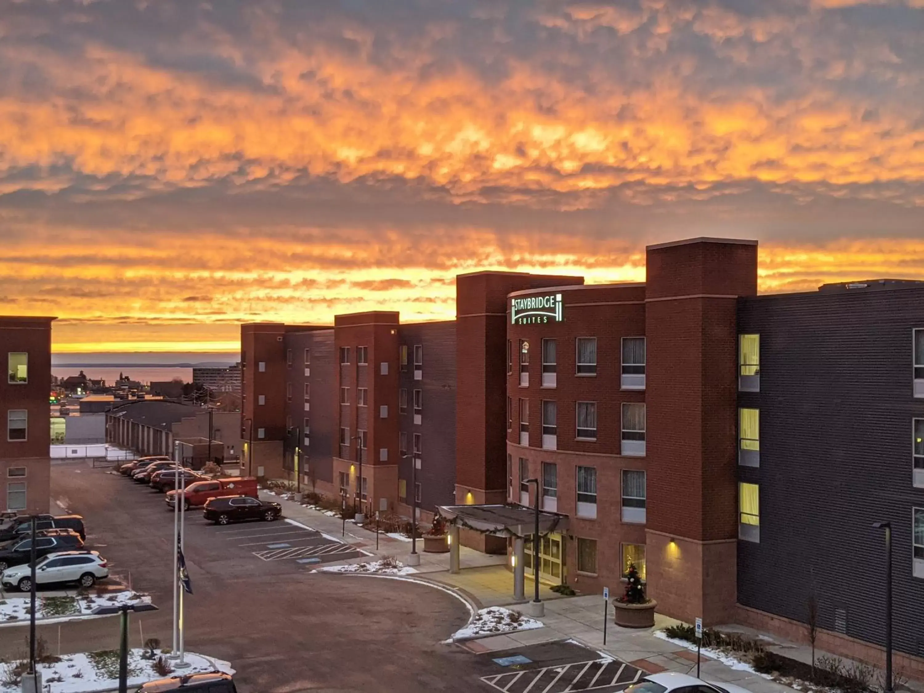 Property building in Staybridge Suites Marquette, an IHG Hotel