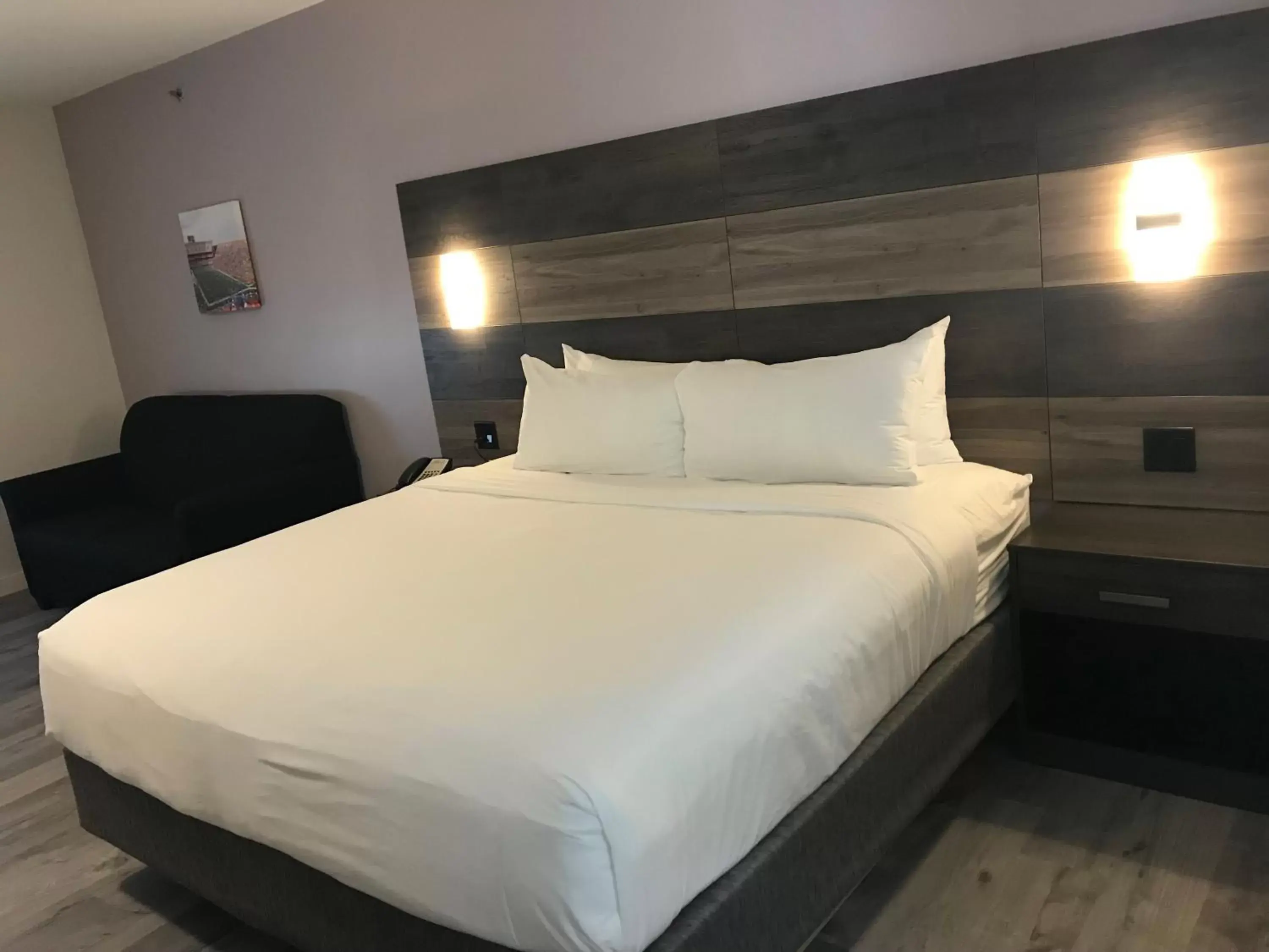Bed in HoM, A Trademark Collection Hotel