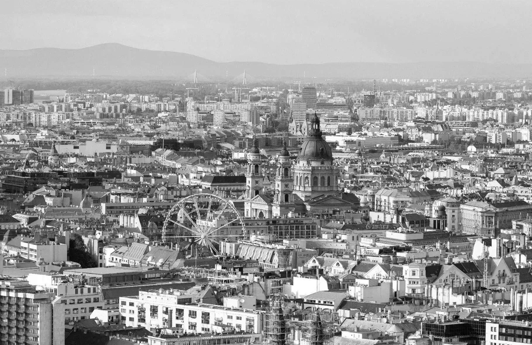 Bird's eye view, Bird's-eye View in Up Hotel Budapest