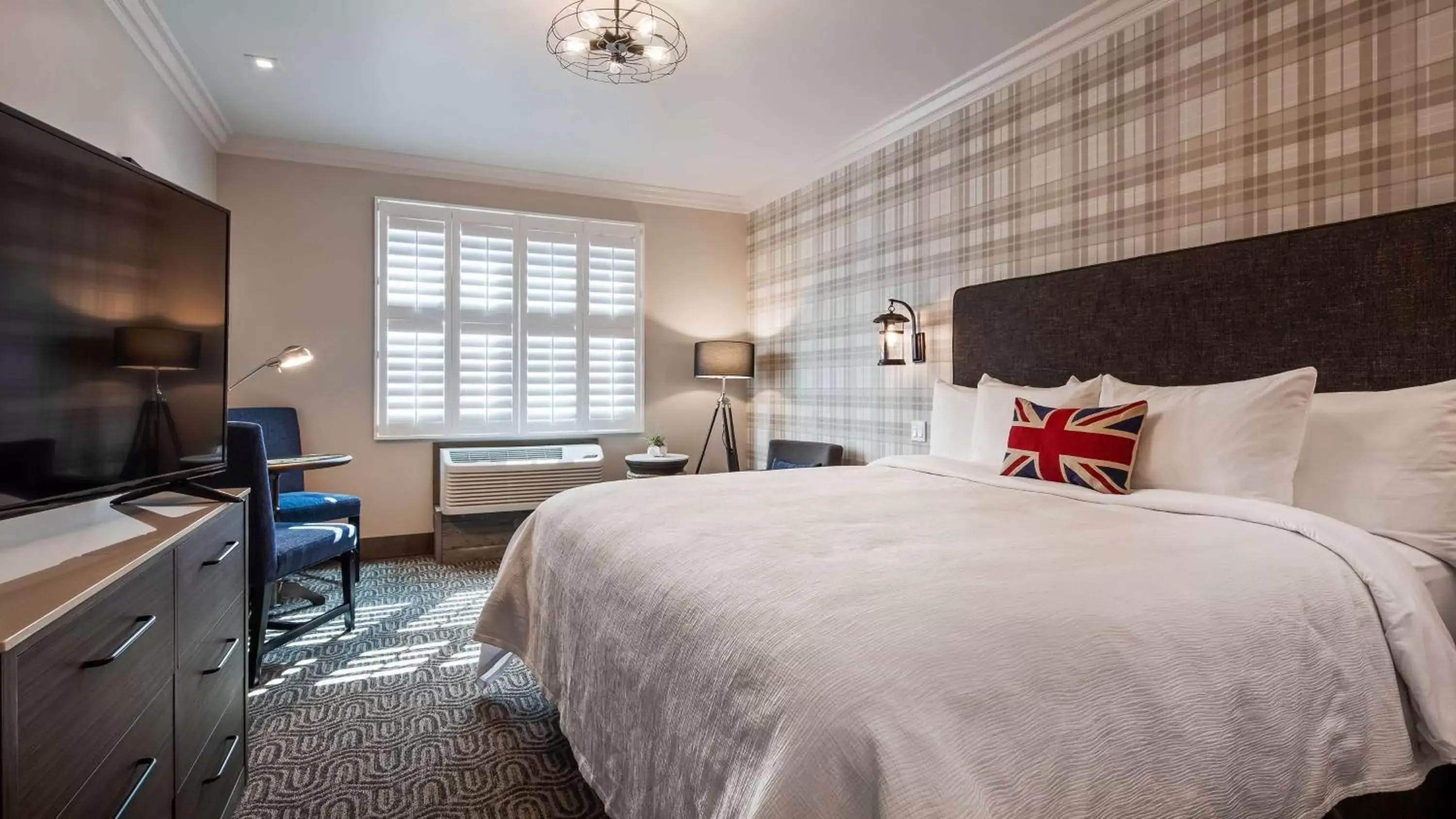 King Room - Non-Smoking in Aristocrat Hotel, BW Signature Collection King Room - Non-Smoking in Aristocrat Hotel, BW Signature Collection