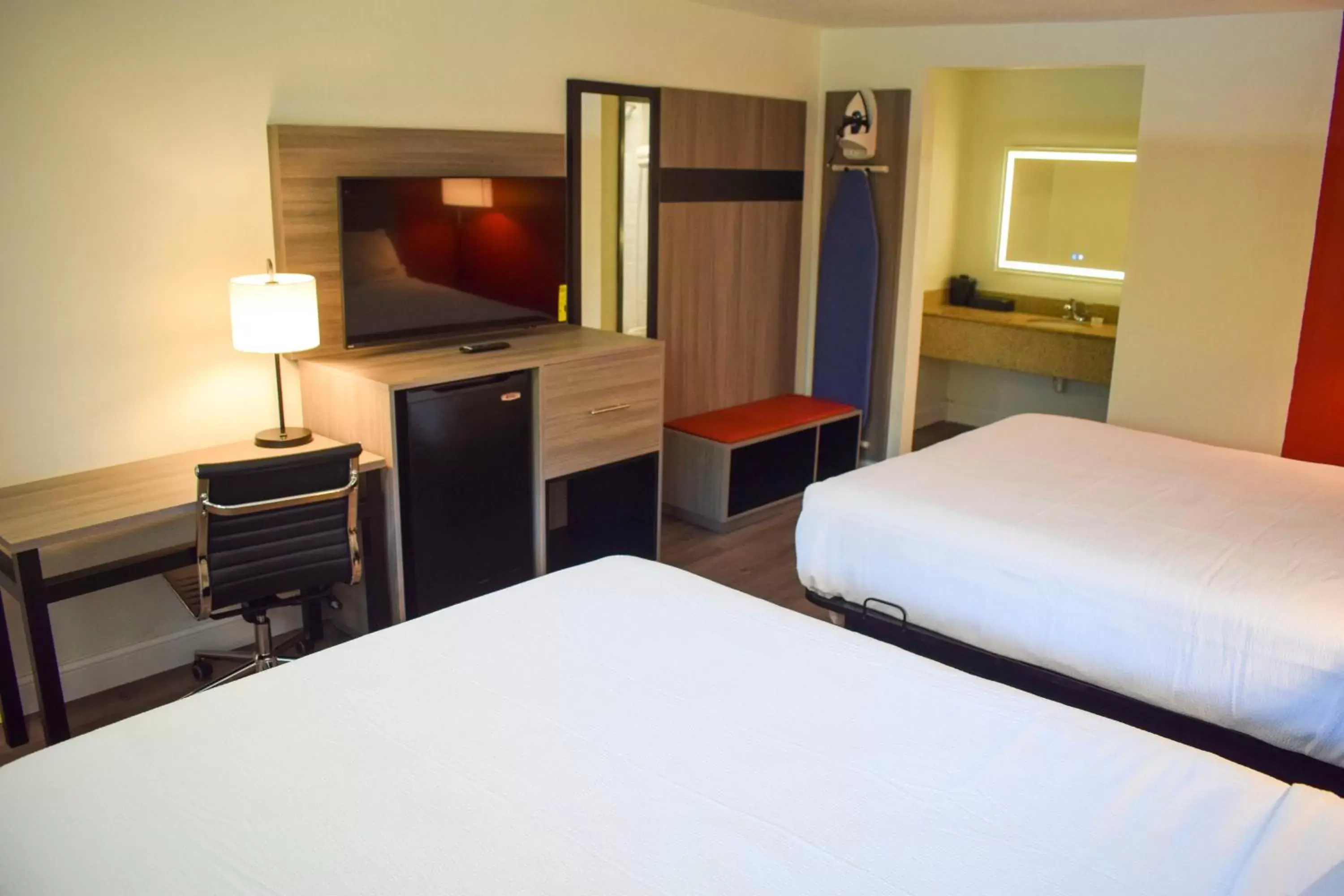 Photo of the whole room, Bed in Ramada by Wyndham Cleveland Airport West