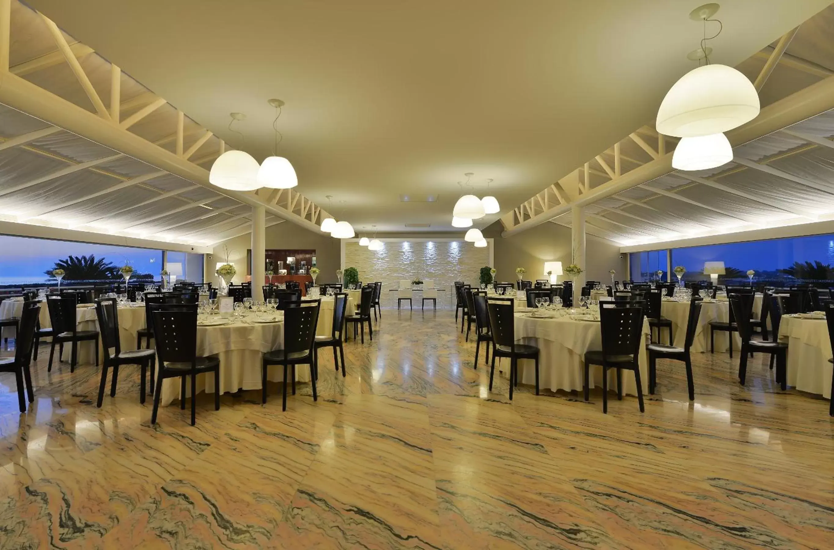 Restaurant/Places to Eat in Mec Paestum Hotel