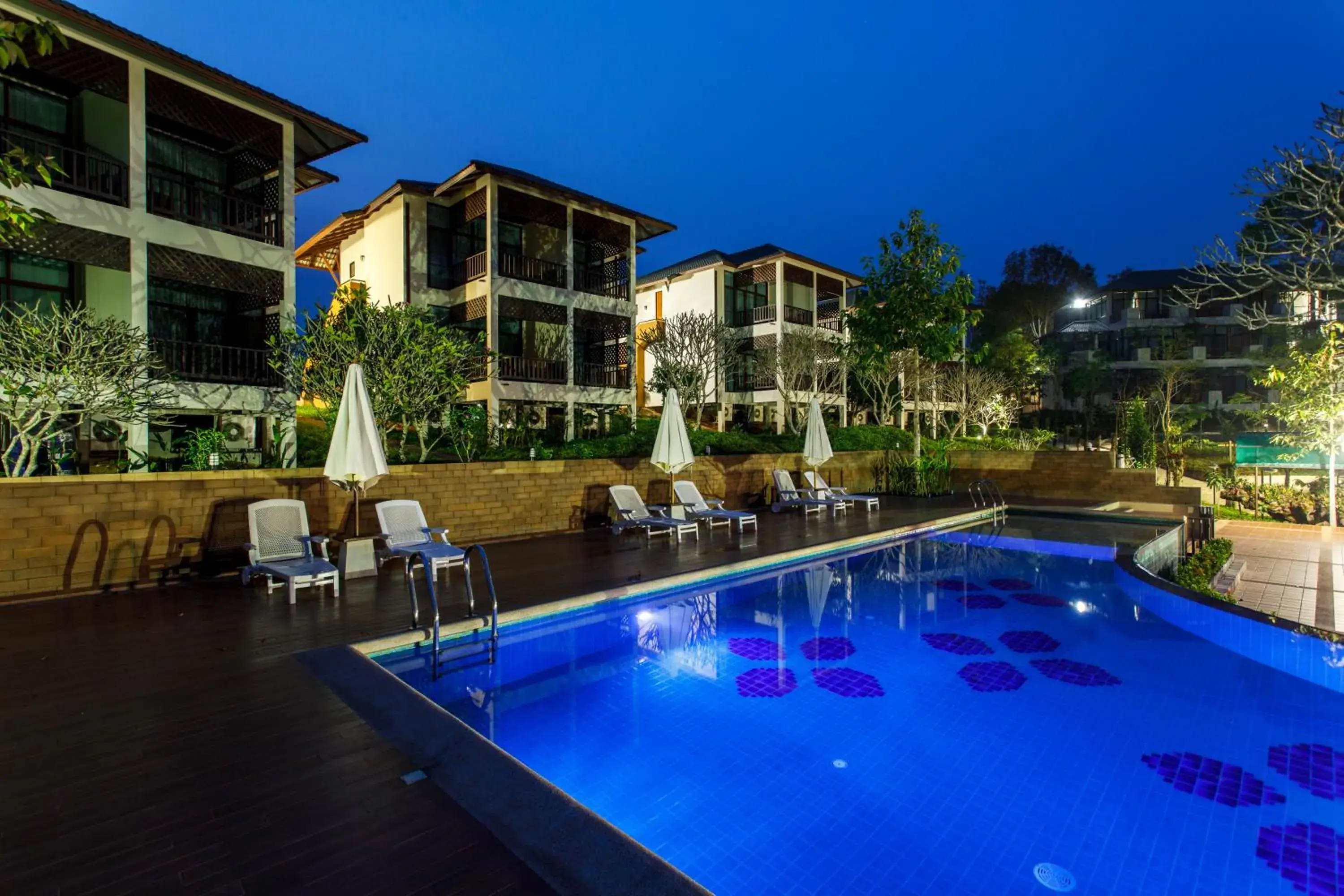 Swimming Pool in Bansaeo Garden and Resort