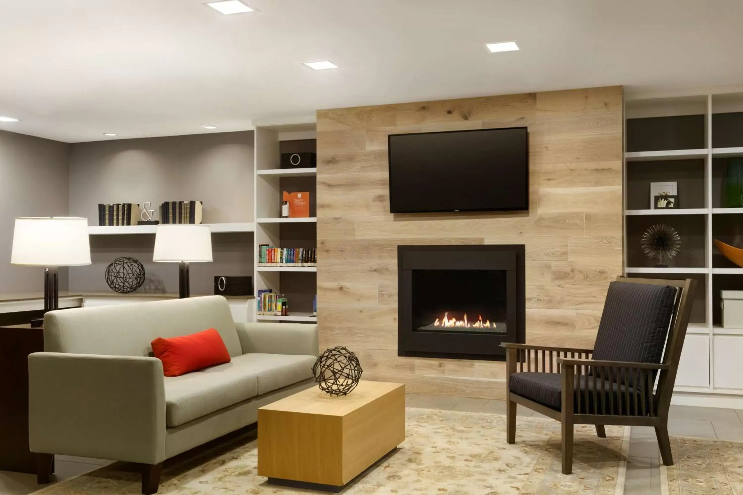 Lobby or reception, Seating Area in Country Inn & Suites by Radisson, Charlottesville-UVA, VA