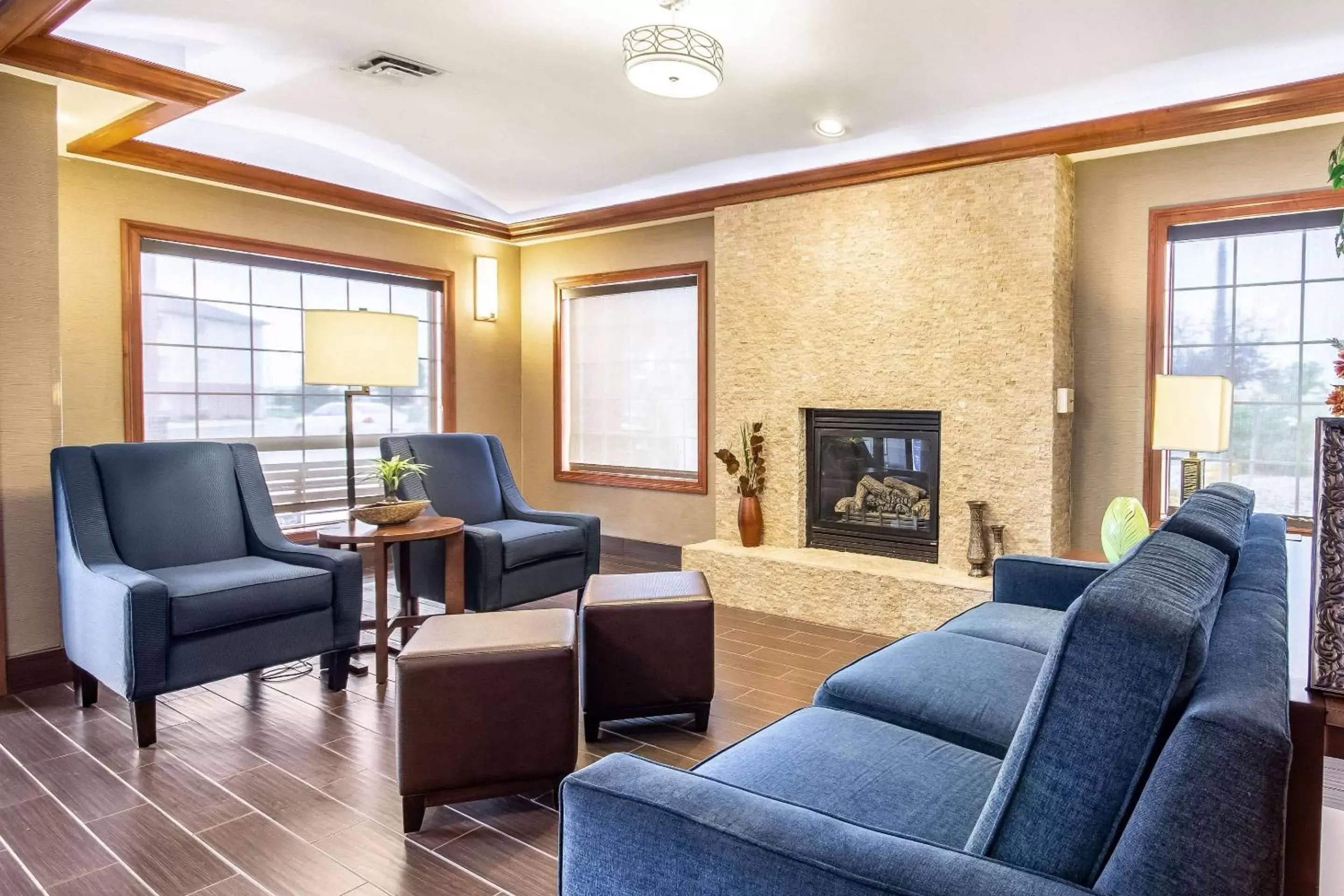 Lobby or reception, Seating Area in Comfort Inn & Suites Gillette near Campbell Medical Center