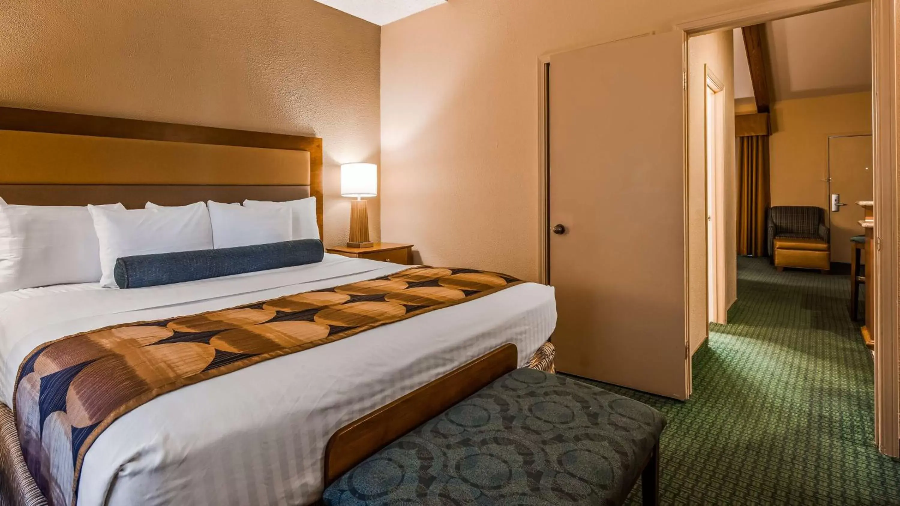 Photo of the whole room, Bed in Sure Stay Plus by Best Western Twentynine Palms Joshua Tree