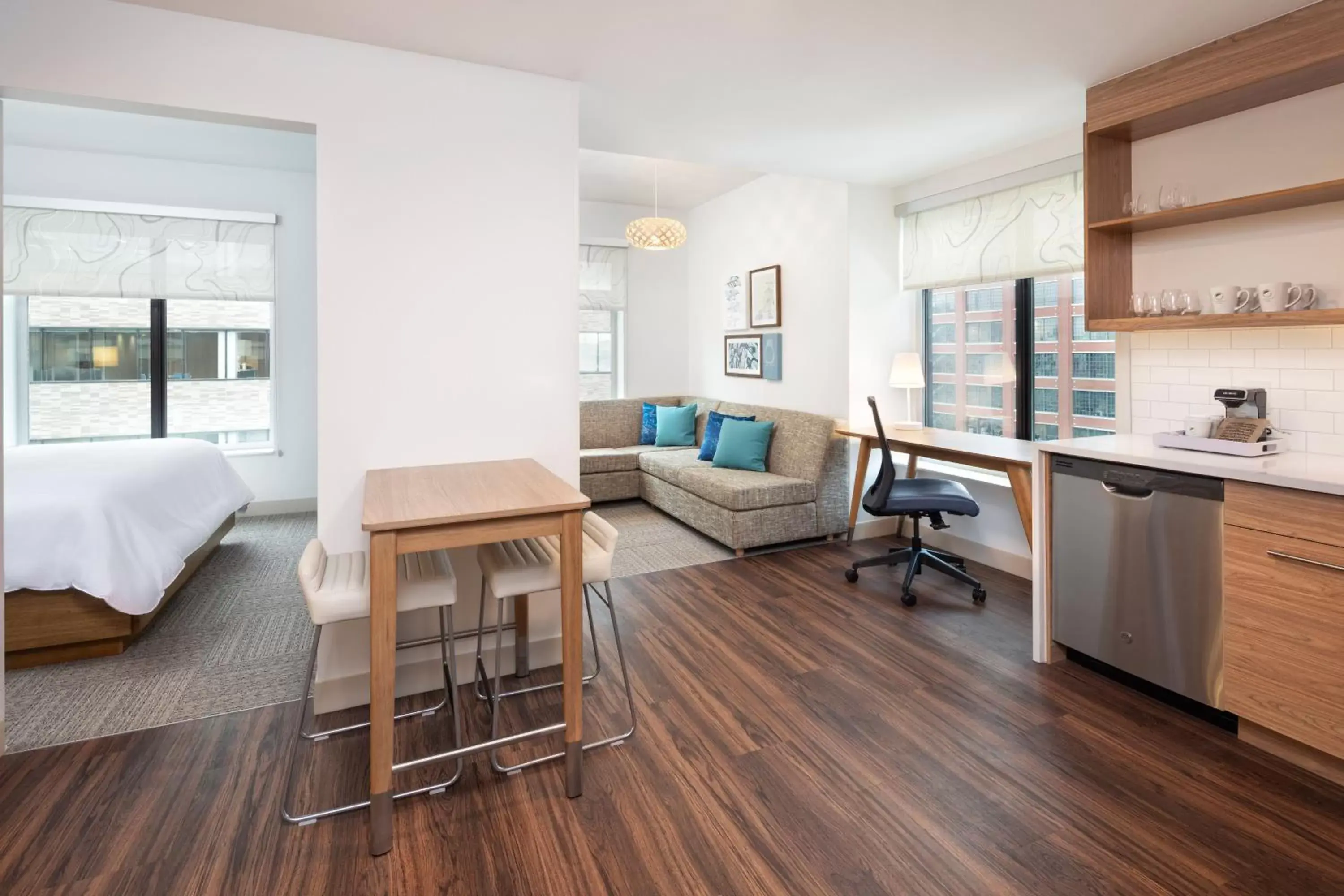 Bedroom, Seating Area in Element Minneapolis Downtown North Loop