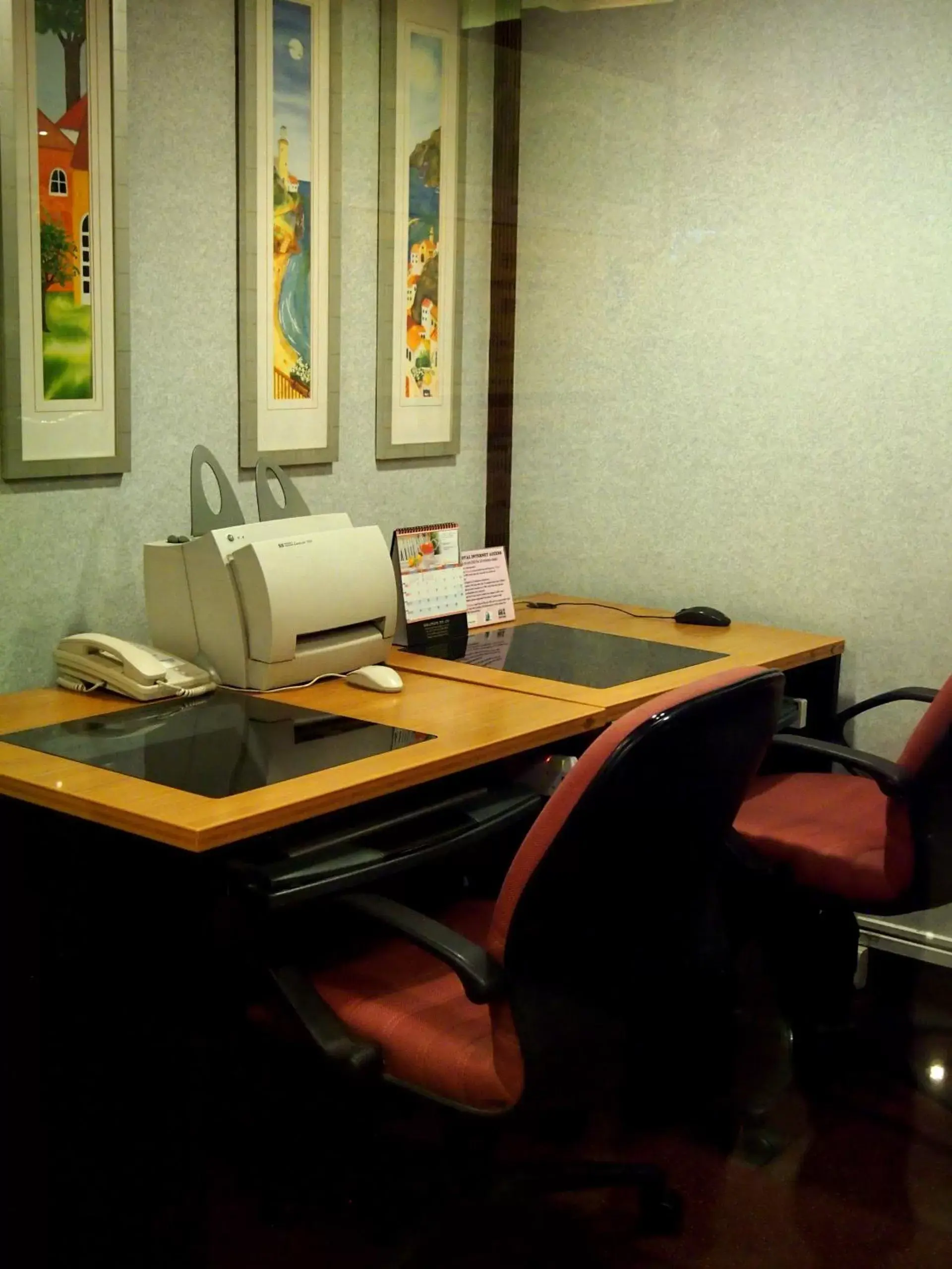 Business facilities in Hotel Royal