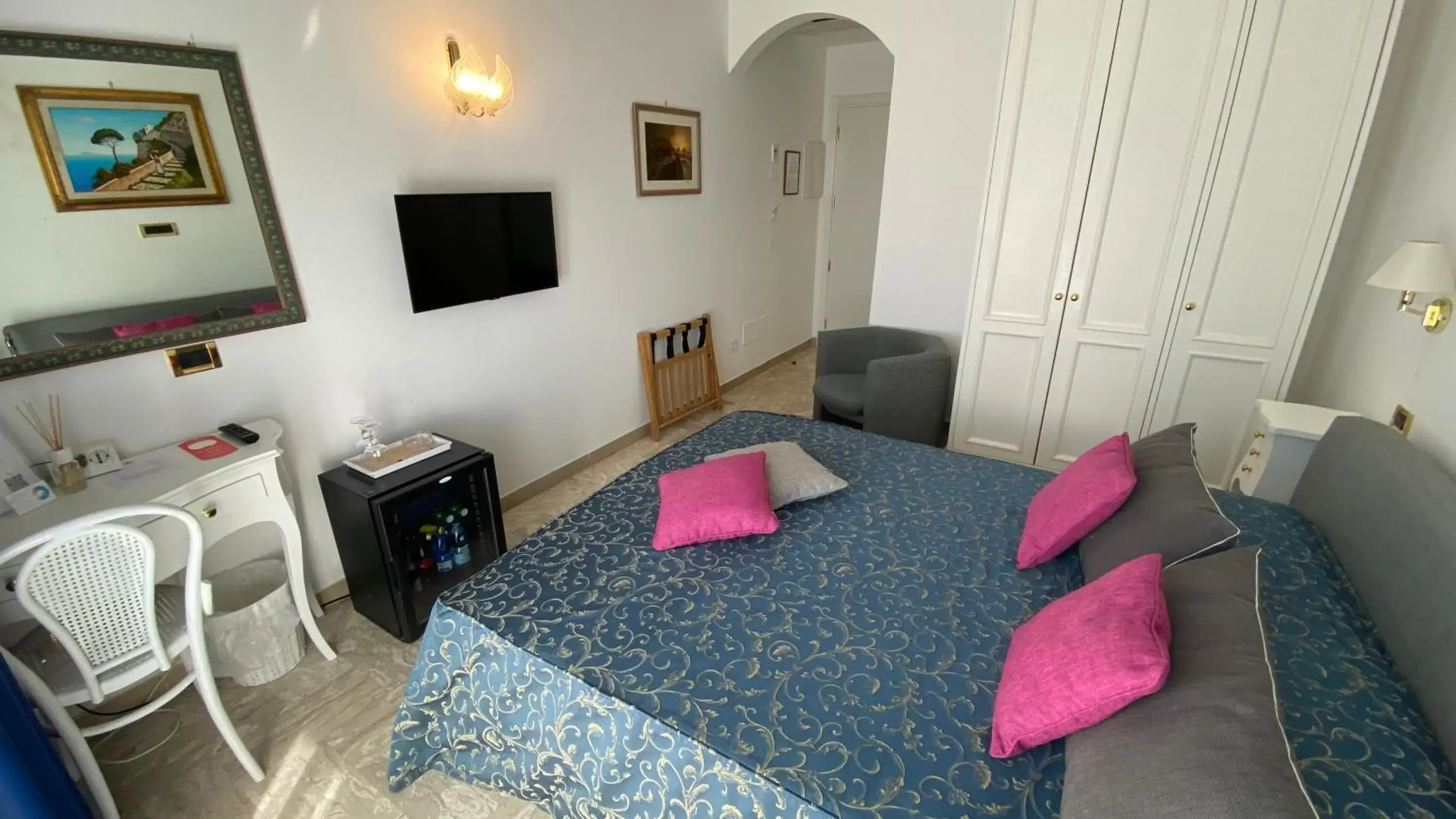 Photo of the whole room, Bed in Bougainville Luxury Boutique Hotel Photo of the whole room, Bed in Bougainville Luxury Boutique Hotel