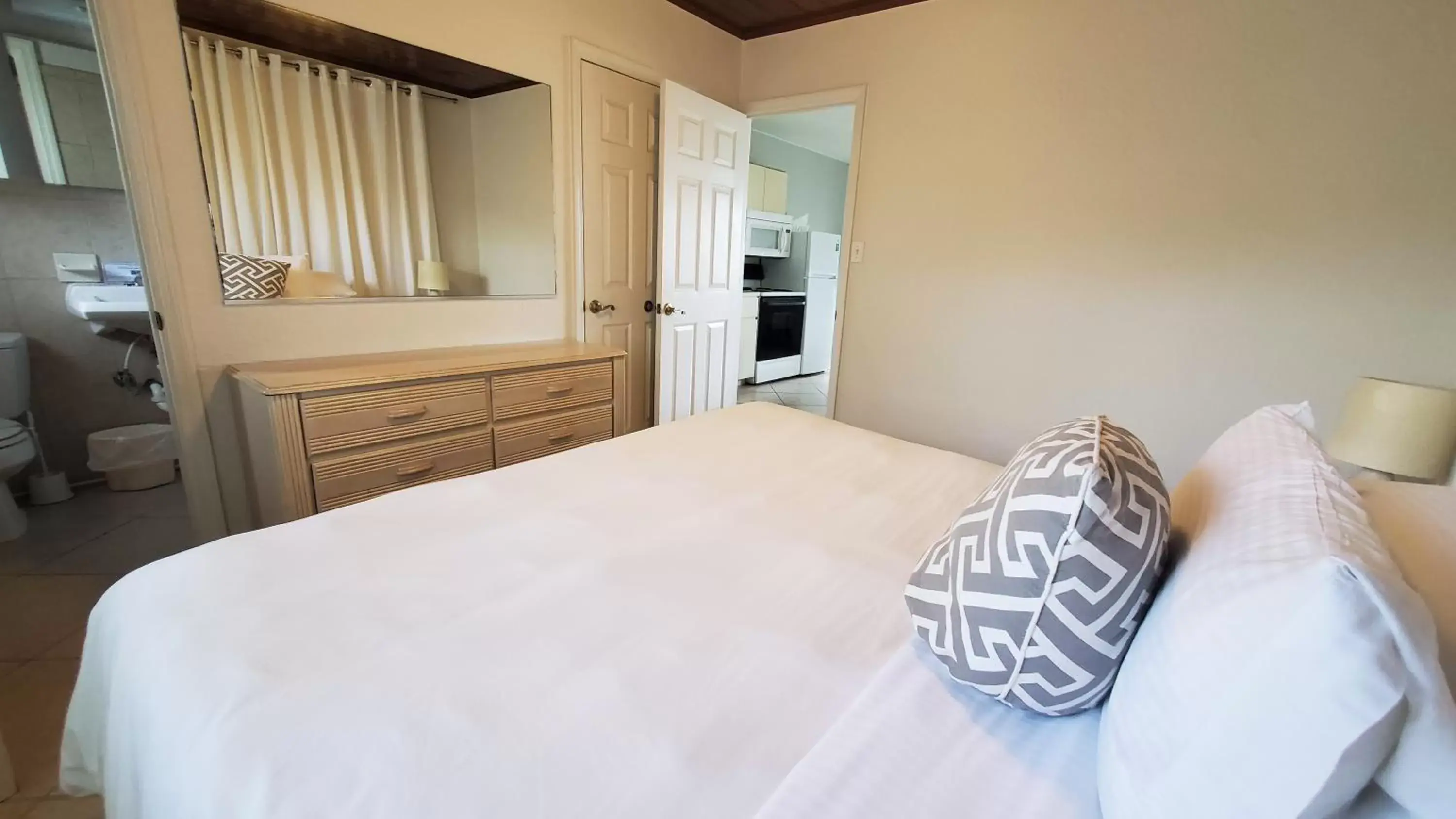 Bedroom, Bed in Casey Key Resort - Gulf Shores