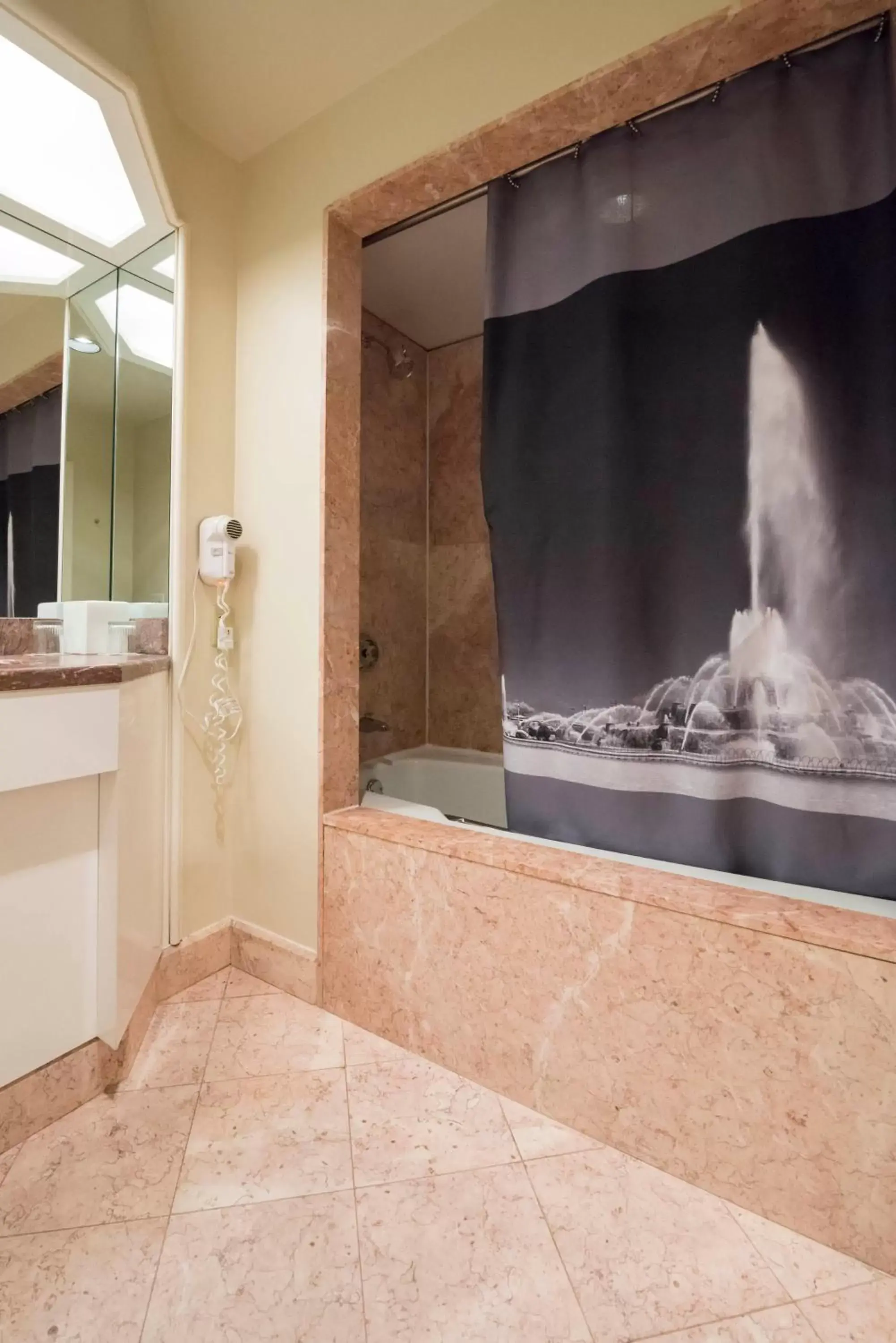 Bathroom in The Buckingham Hotel