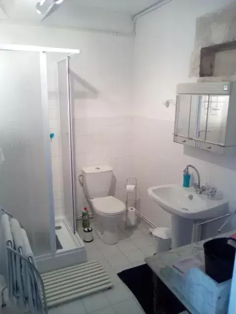 Bathroom in Beatrice