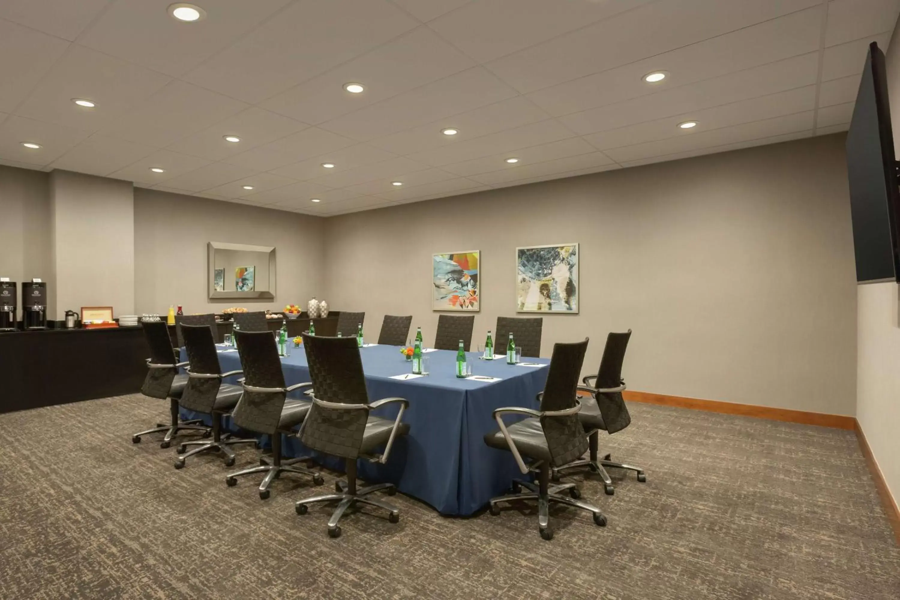 Meeting/conference room in Hilton Baltimore BWI Airport
